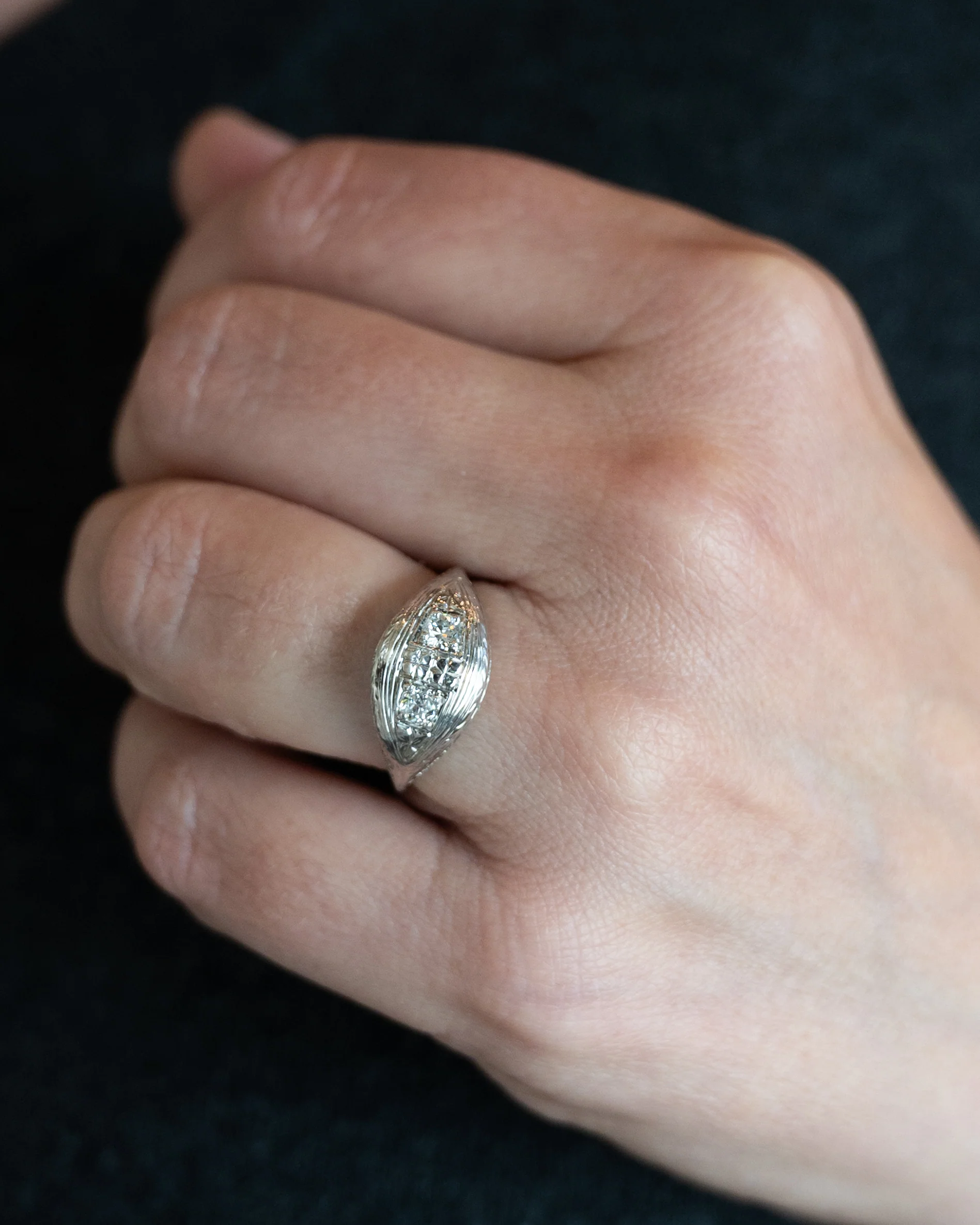 .30 Vintage Deco Two-Stone Engagement Ring 18k - Image 7