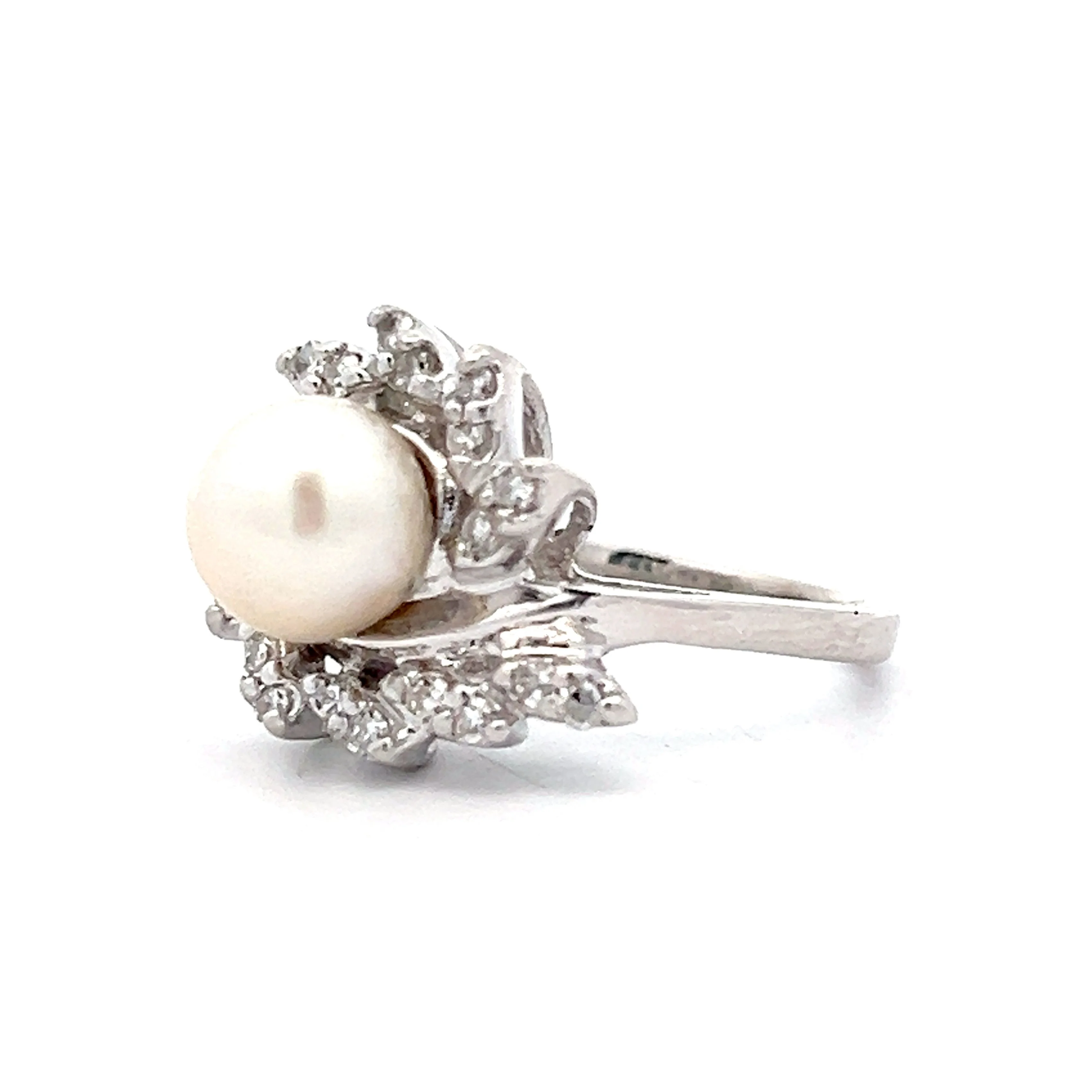 .30 Vintage Mid-Century Pearl & Diamond Ring in 14k - Image 2