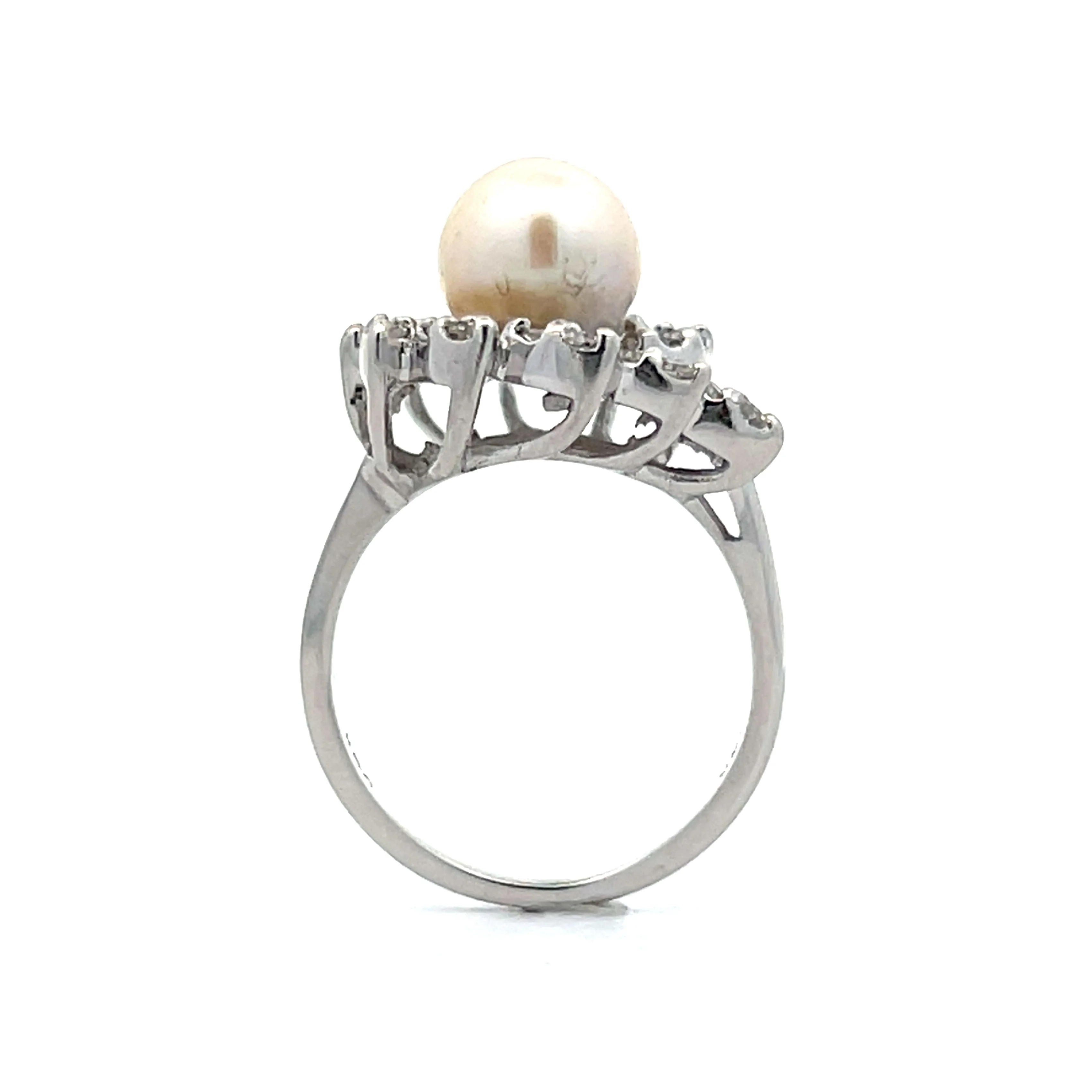 .30 Vintage Mid-Century Pearl & Diamond Ring in 14k - Image 4