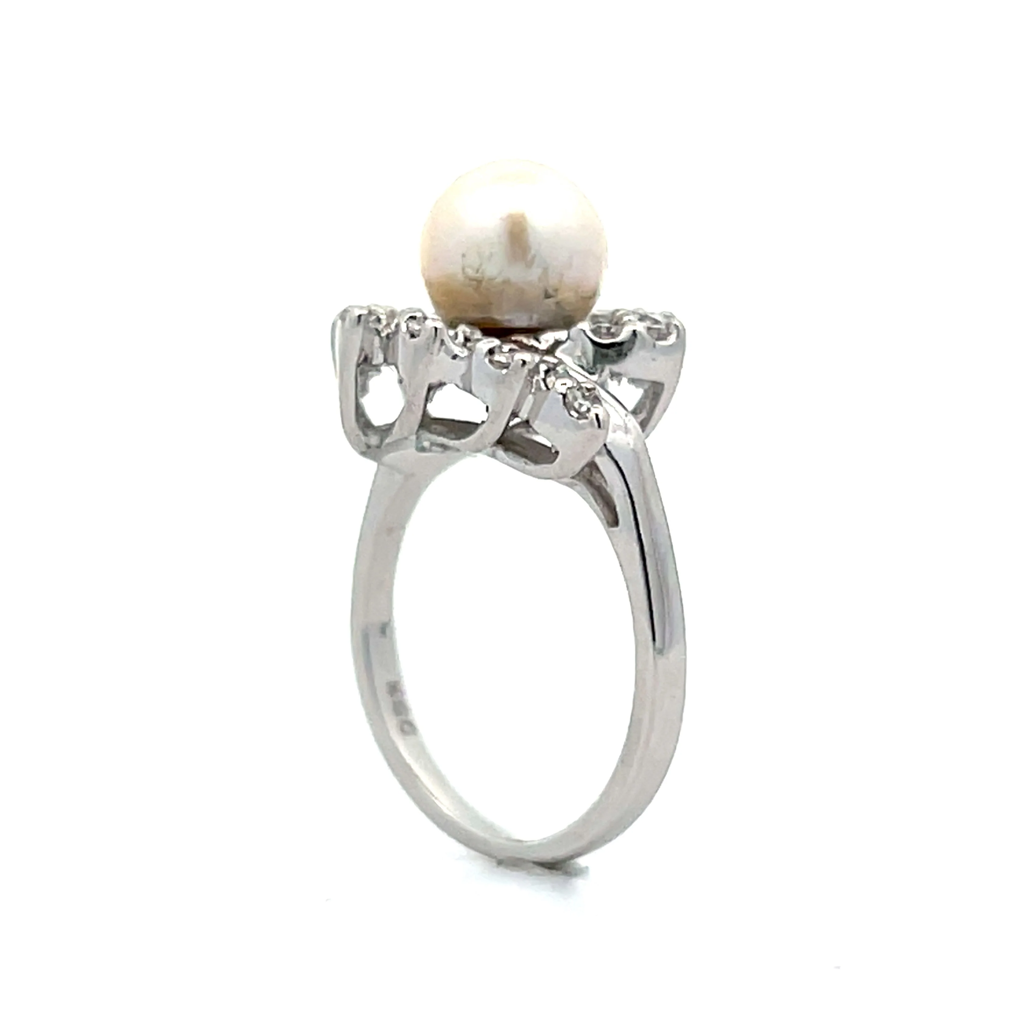 .30 Vintage Mid-Century Pearl & Diamond Ring in 14k - Image 5