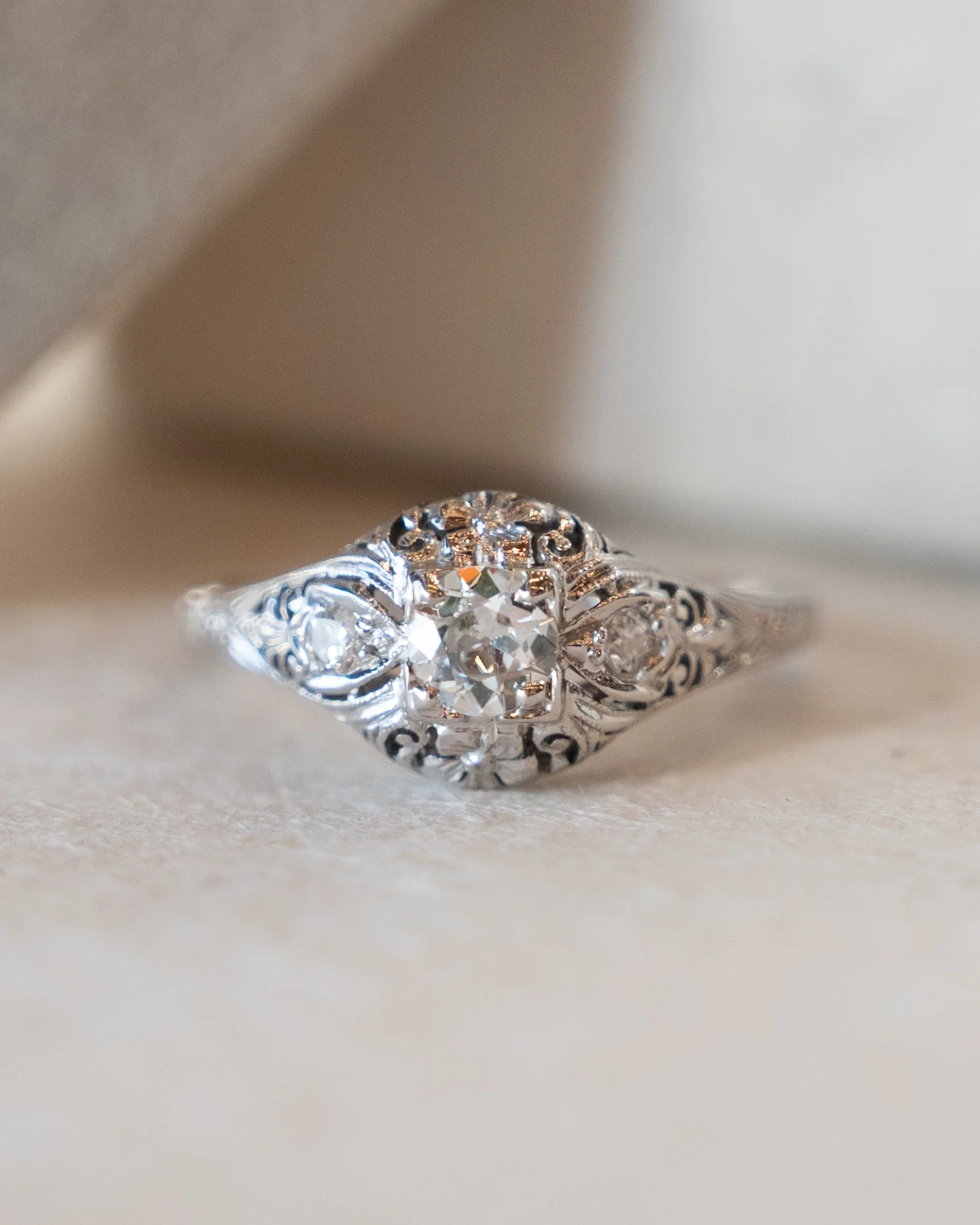.31 Vintage Deco Diamond Filigree Engagement Ring 18k - Image 7