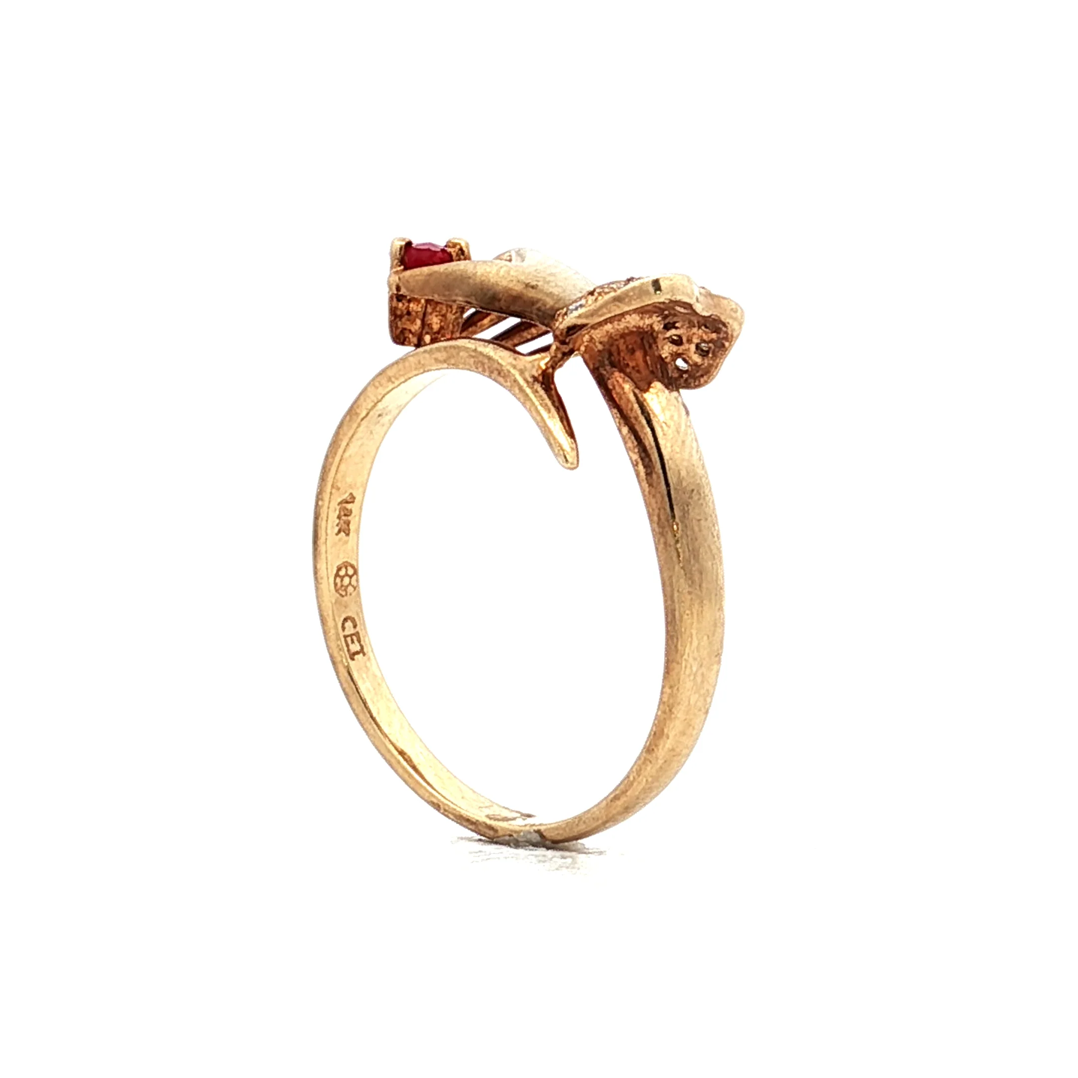 .31 Vintage Retro Ruby & Diamond Ring in 14k Yellow Gold - Image 5