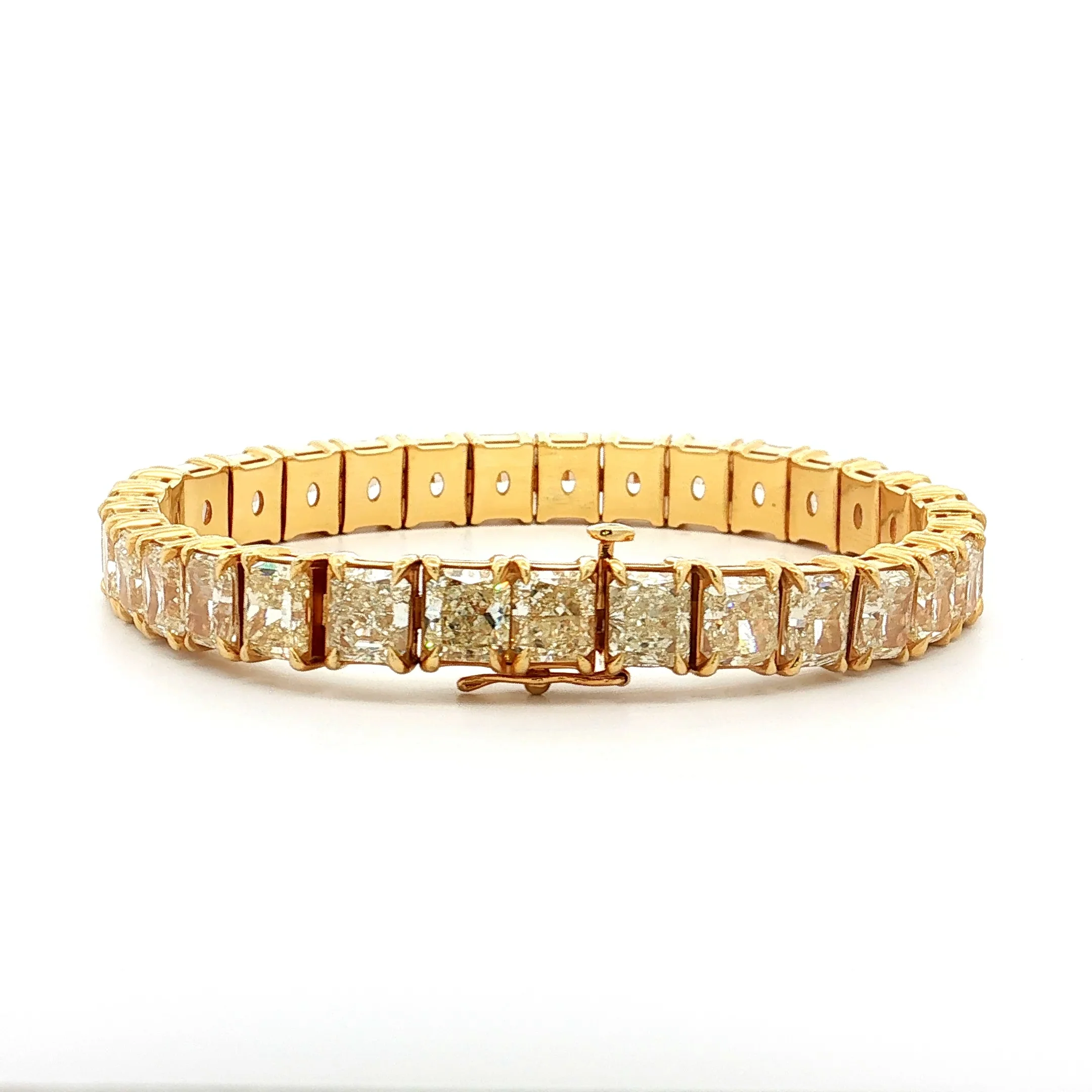 32.63 Radiant Diamond Tennis Bracelet 18k Yellow Gold - Image 4