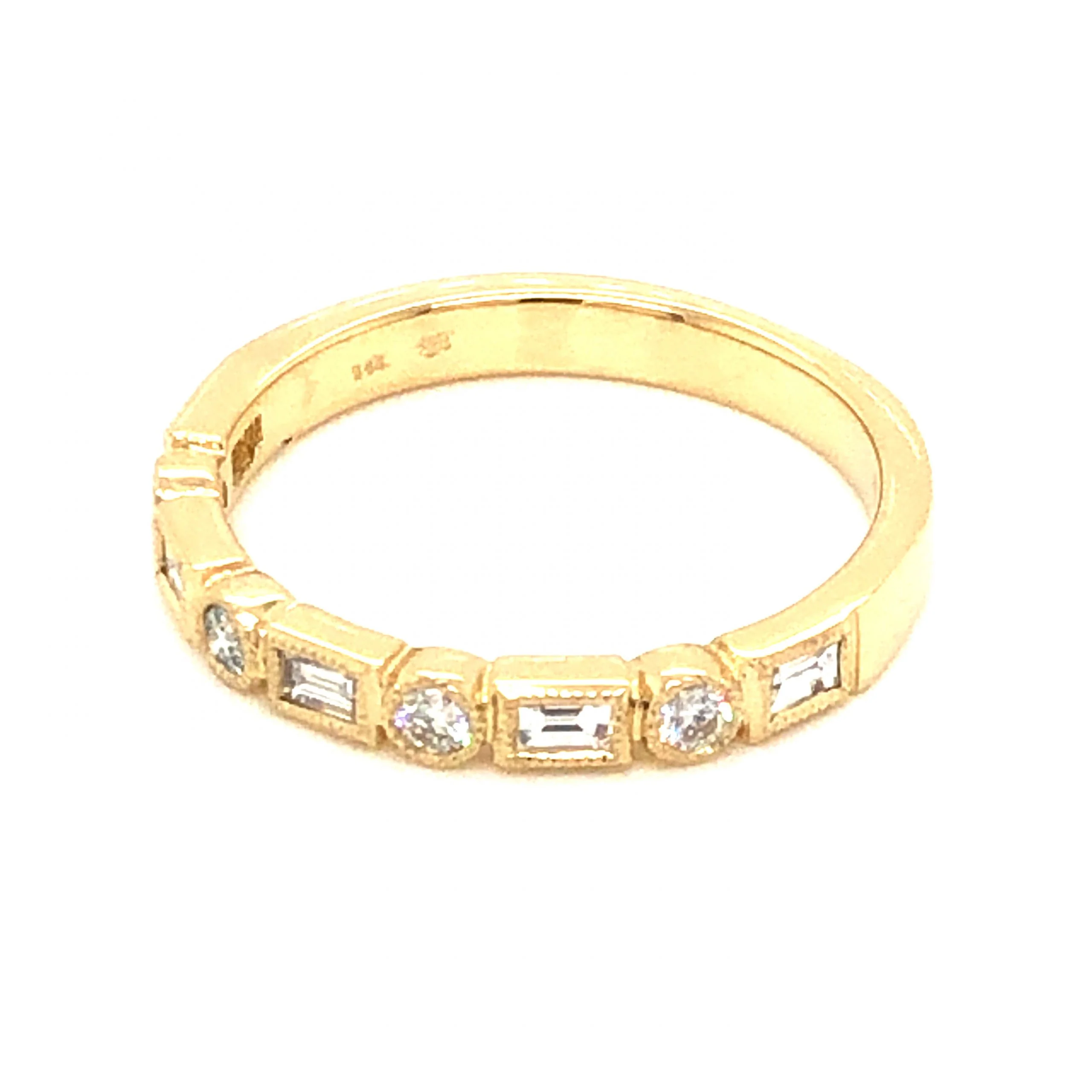 .33 Baguette & Round Brilliant Diamond Band in Yellow Gold - Image 2