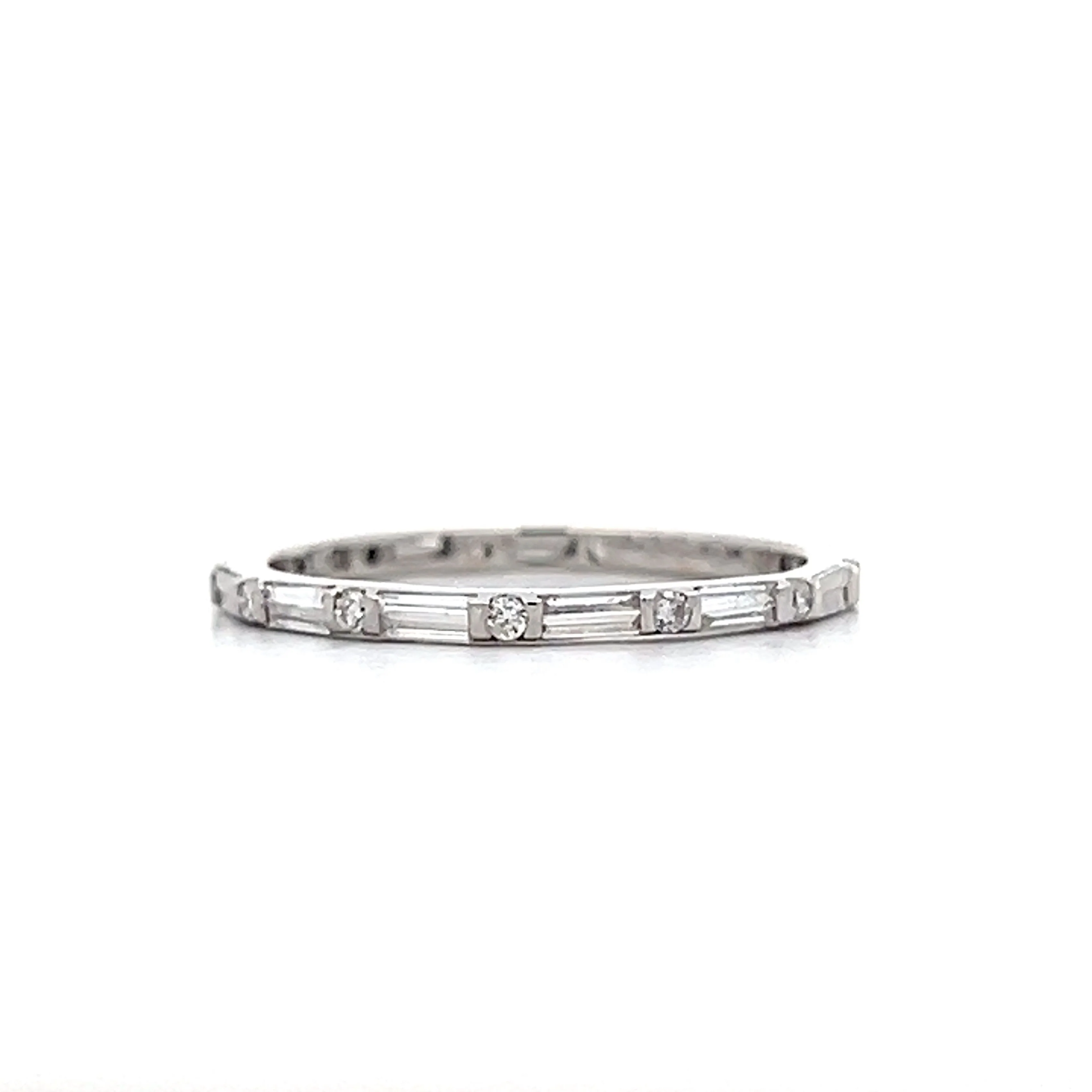 .37 Baguette & Round Diamond Eternity Band in 18k - Image 2
