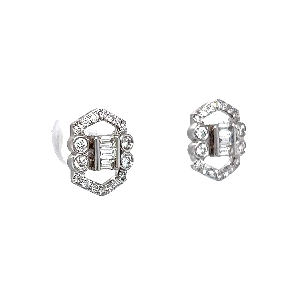 .39 Diamond Earring Studs in 18k White Gold - Image 3