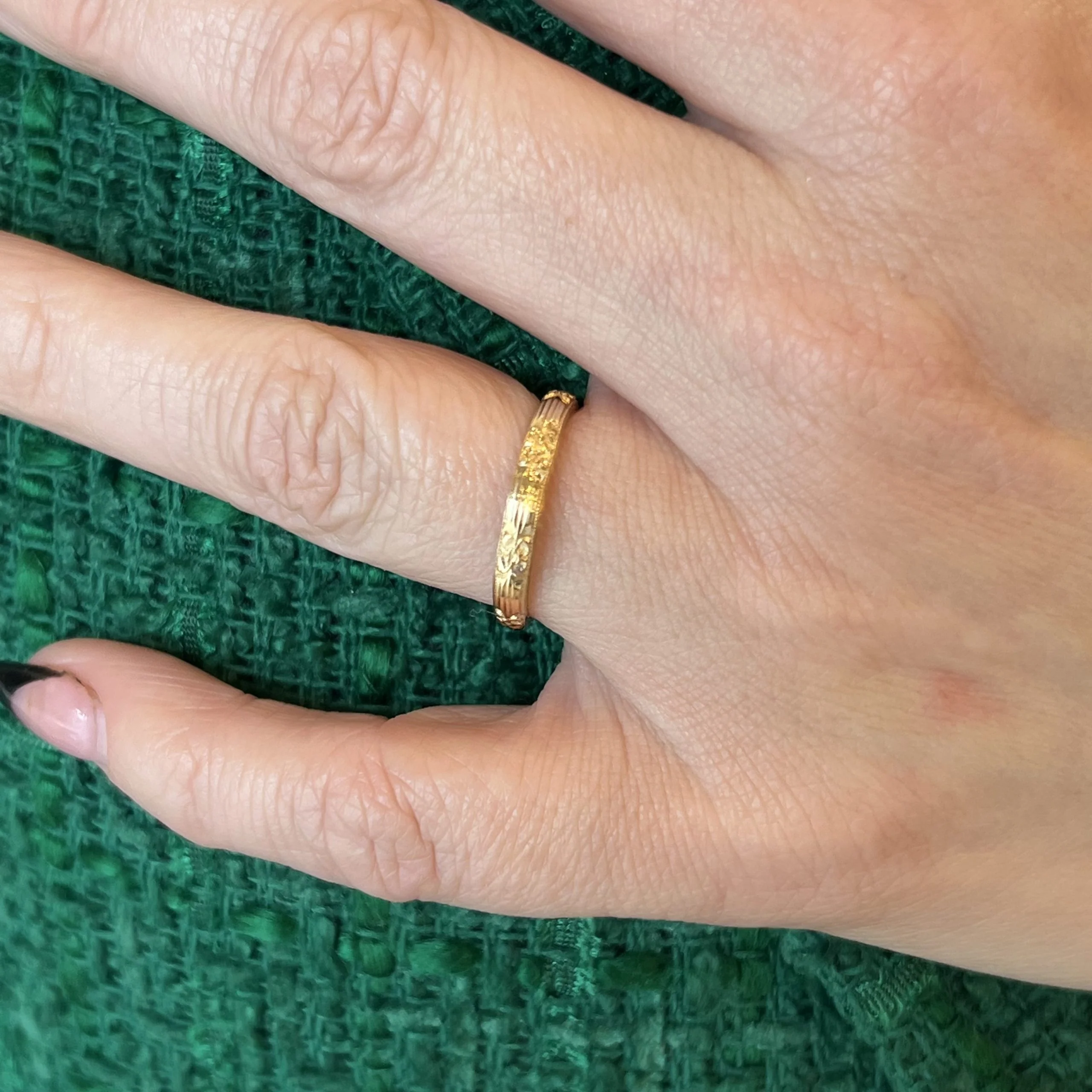 3mm Antique Orange Blossom Wedding Band in 14k Yellow Gold - Image 6