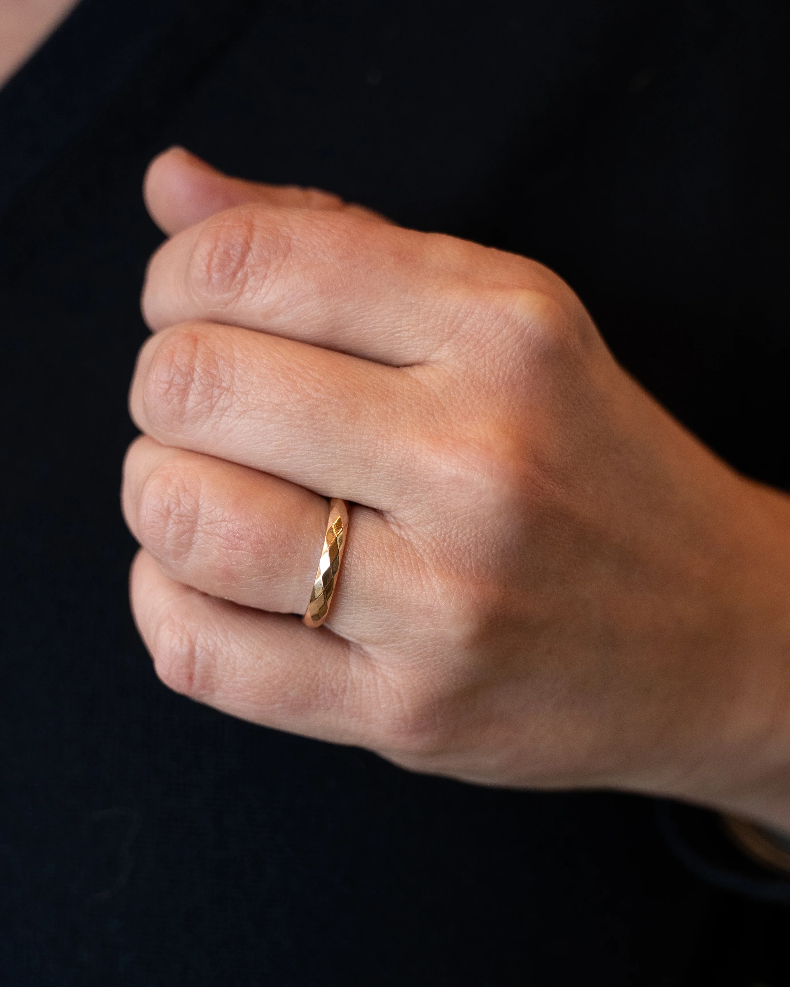3mm Geometric Pattern Wedding Band in 18k - Image 6