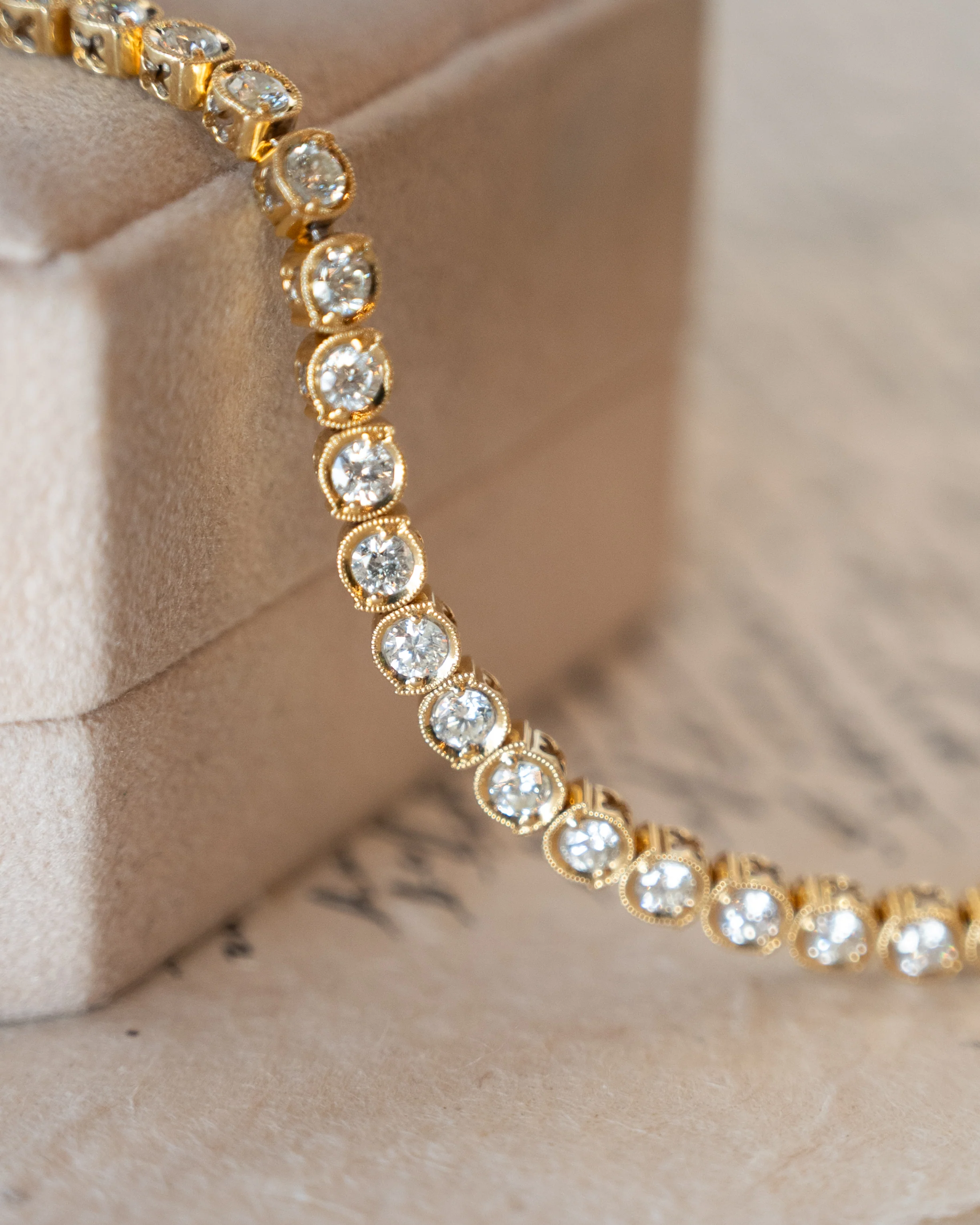 4.00 Carat Diamond Tennis Bracelet 18k Yellow Gold - Image 5