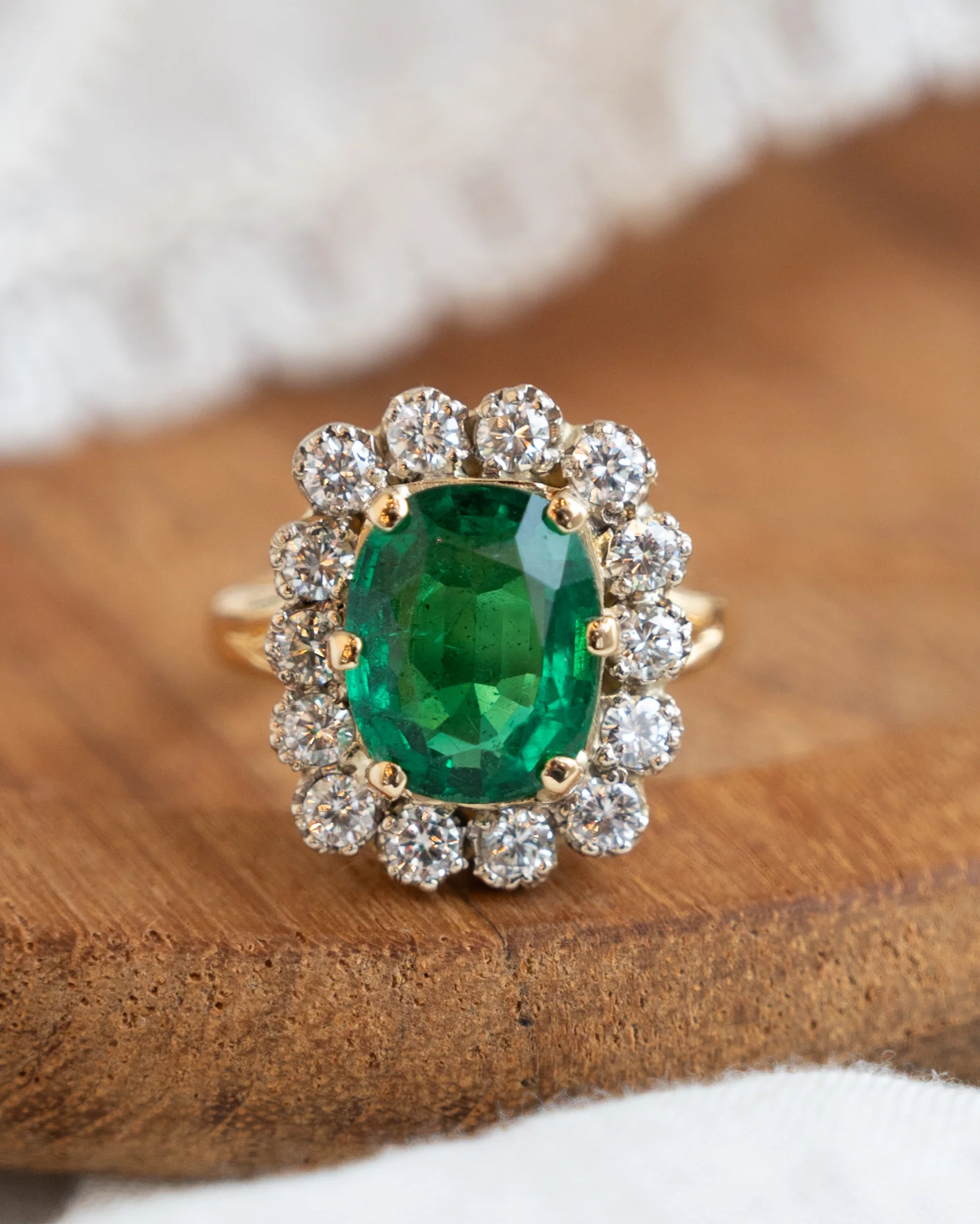 4.03 Cushion Cut Emerald & Diamond Cocktail Ring 18k - Image 6