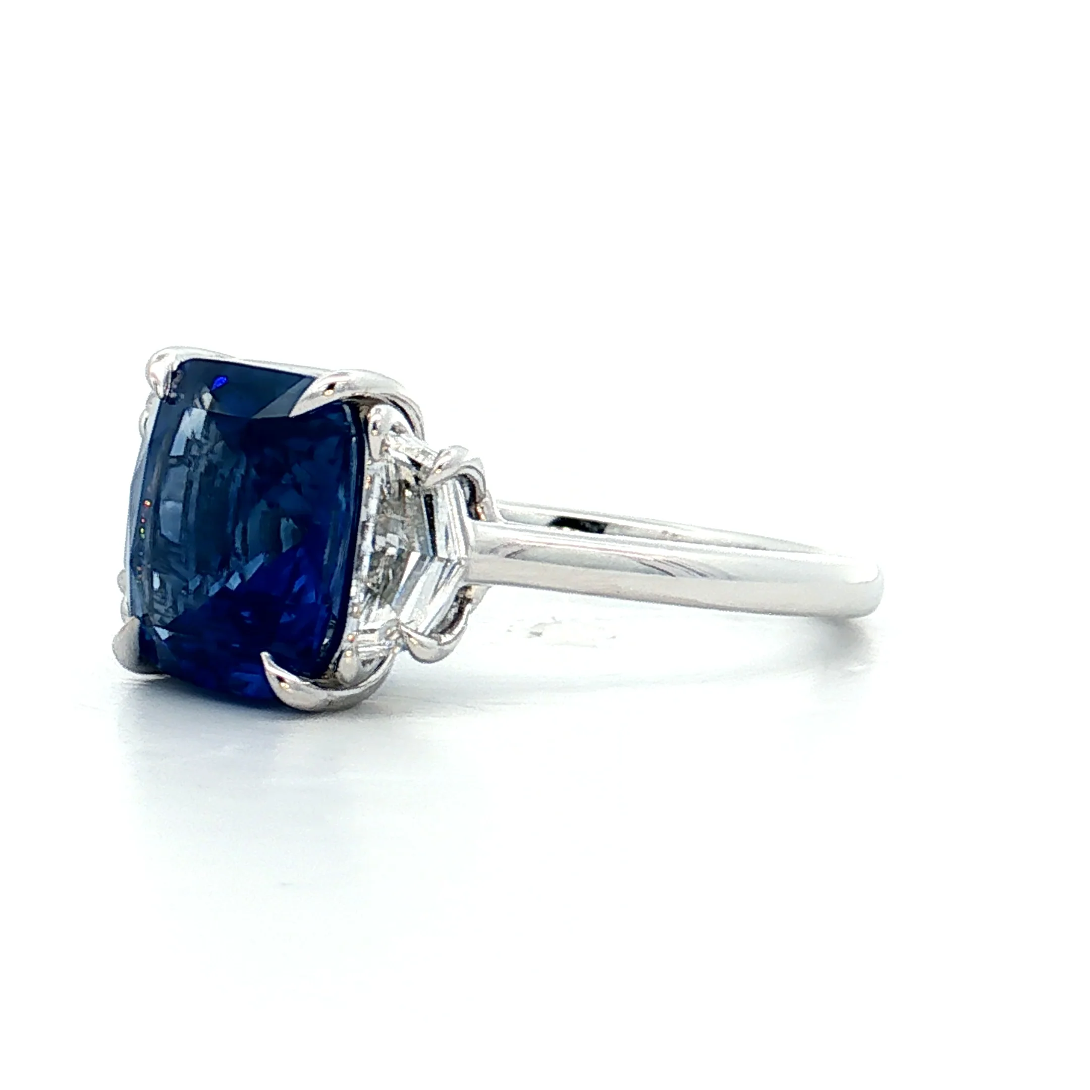 4.05 Cushion Sapphire Engagement Ring 18k - Image 2