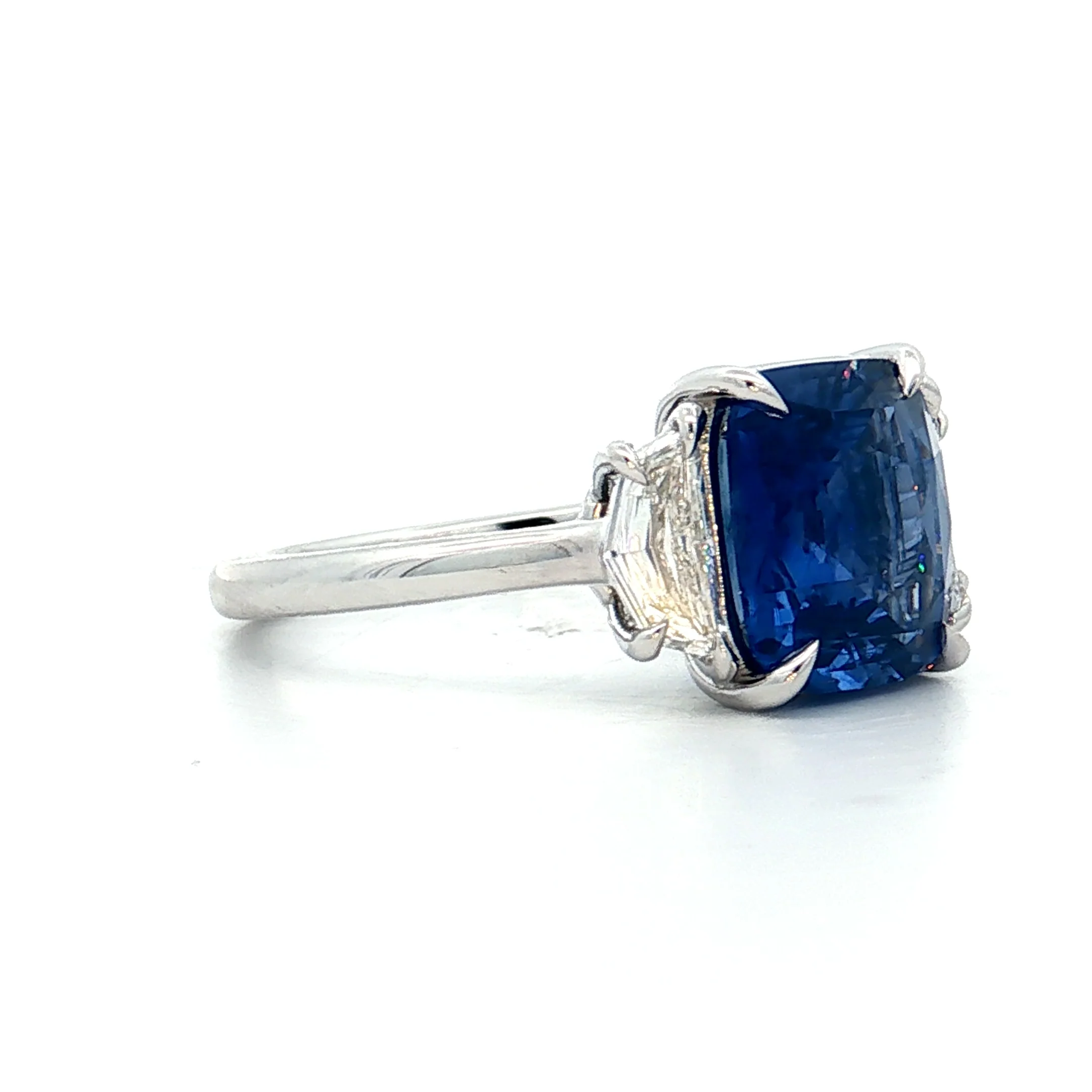 4.05 Cushion Sapphire Engagement Ring 18k - Image 3