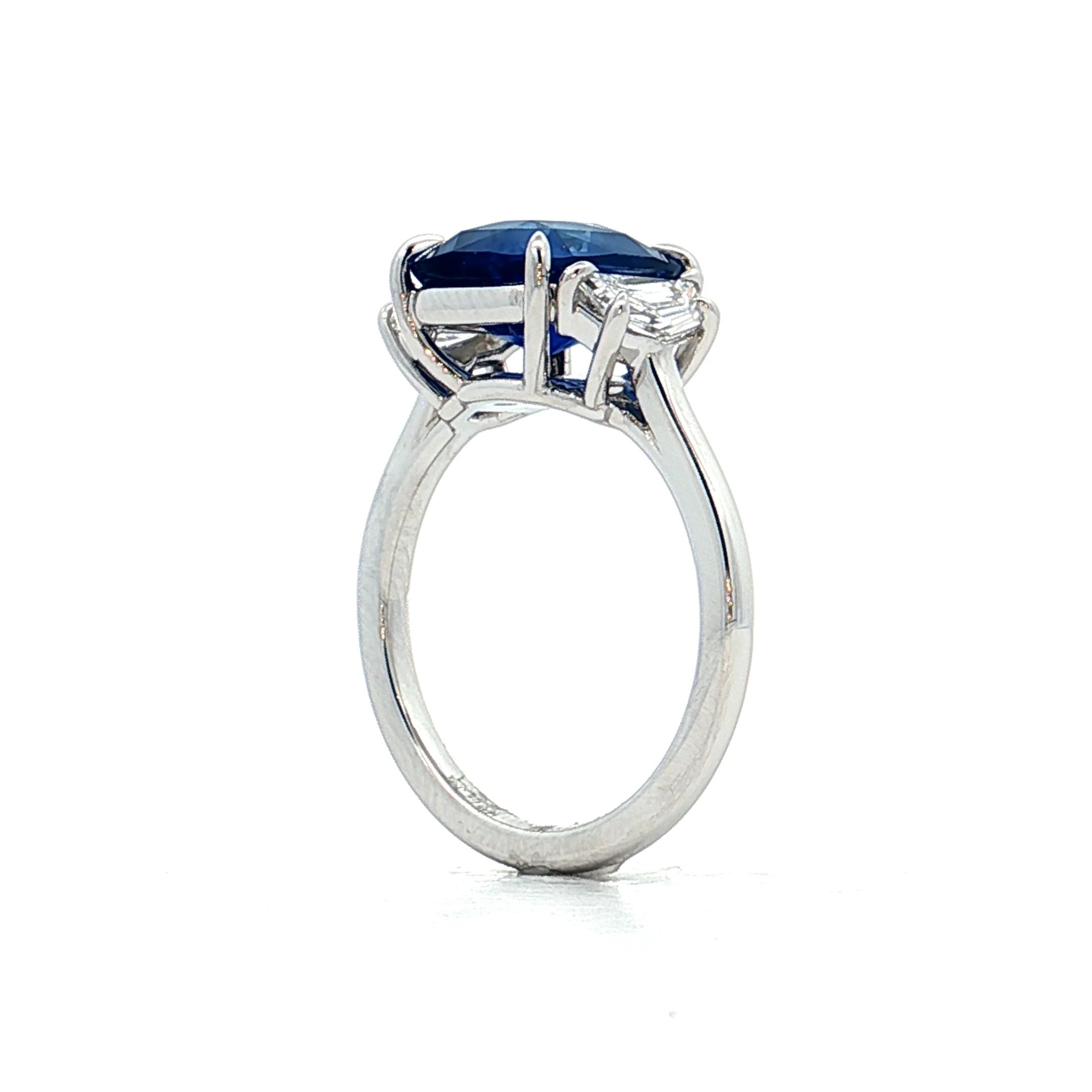4.05 Cushion Sapphire Engagement Ring 18k - Image 5