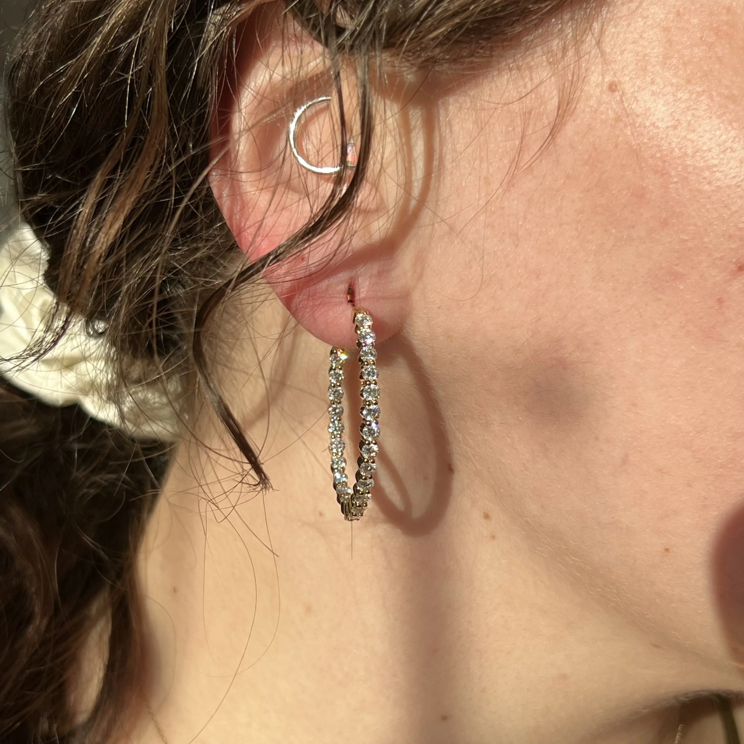4.05 Diamond Oval Hoop Earrings in 18k Yellow Gold - Image 4