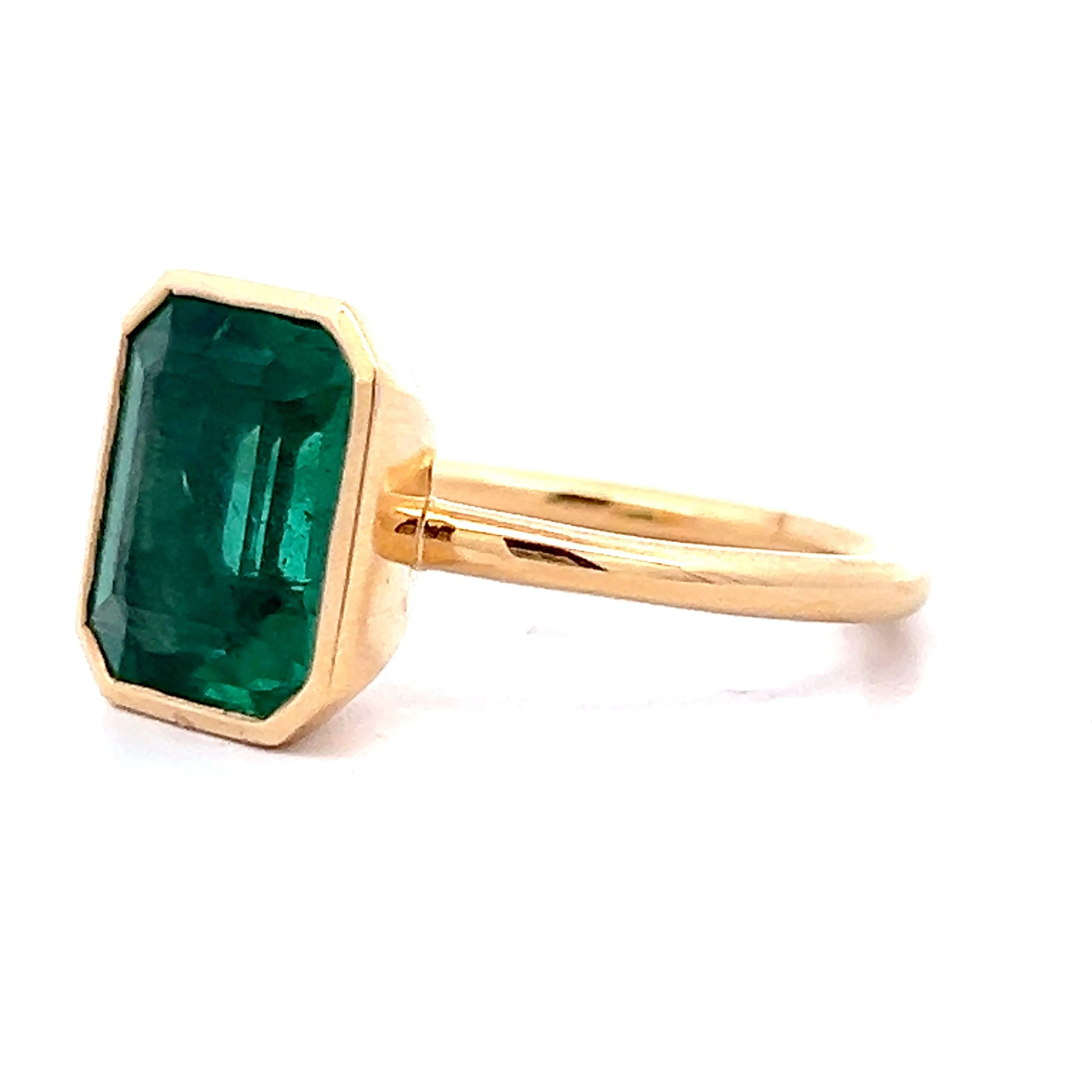 4.10 Emerald Cut Emerald Bezel Ring in 18k Yellow Gold - Image 2