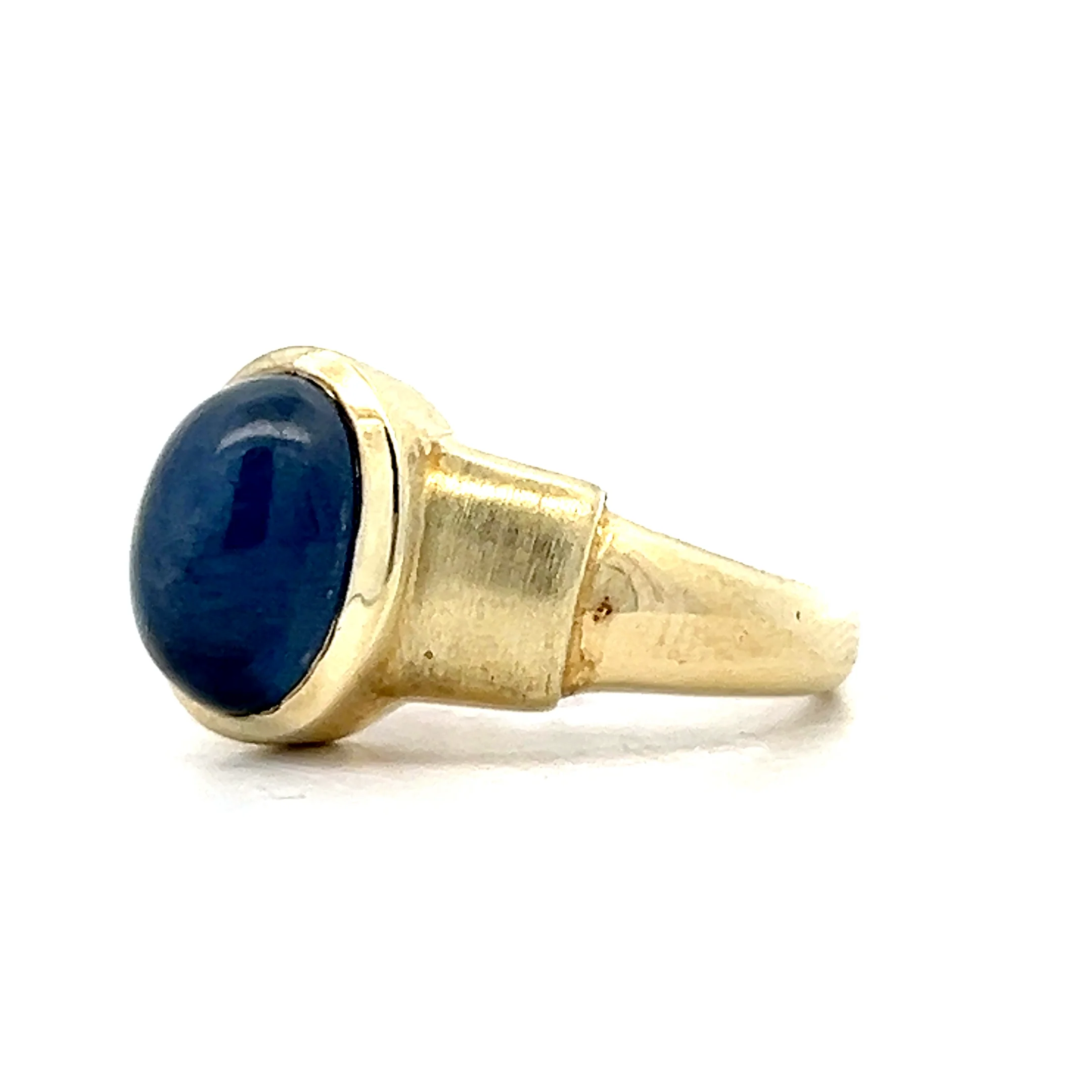 4.25 Oval Cabochon Star Sapphire Ring in 14k Yellow Gold - Image 2