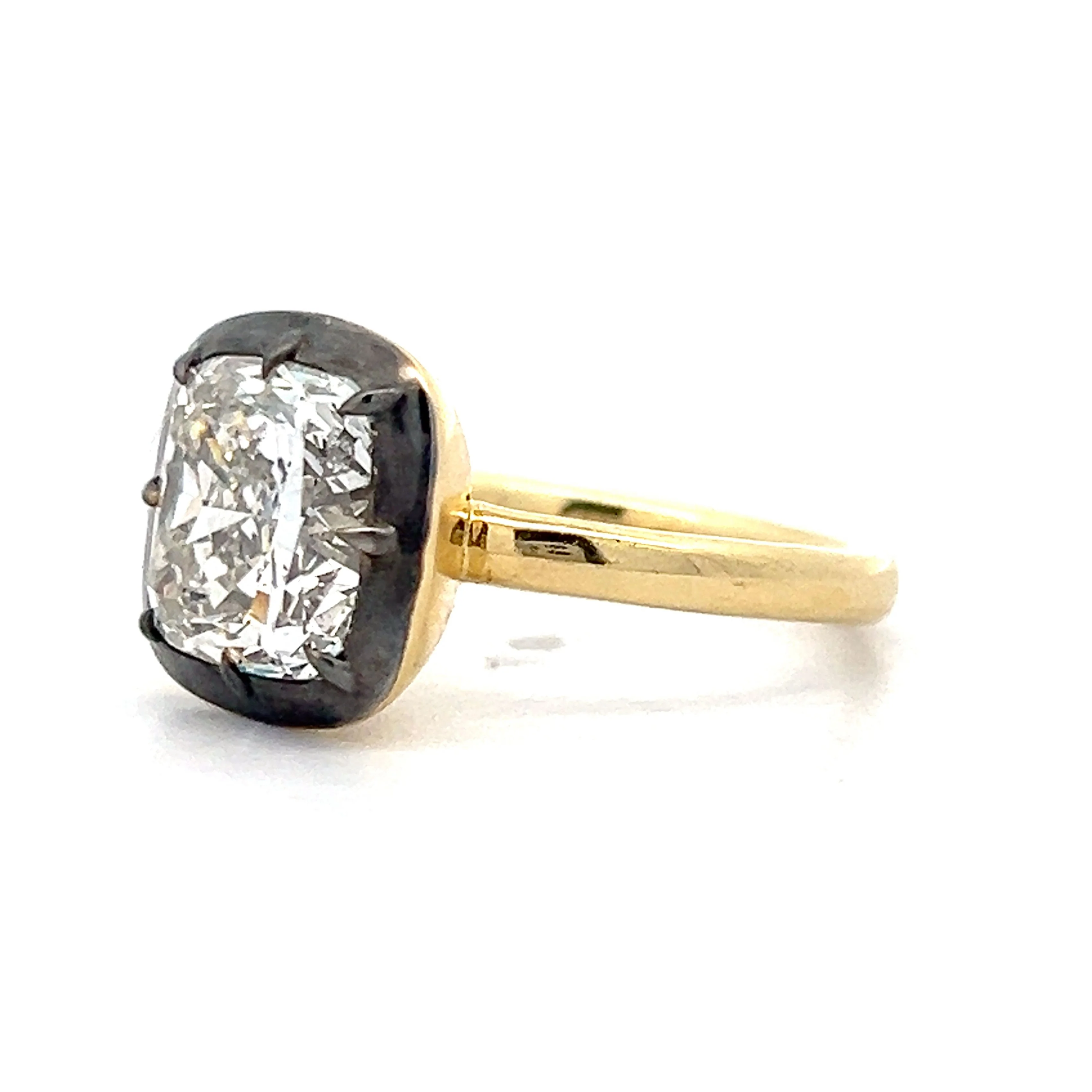 4.32 Cushion Cut Diamond Engagement Ring in 18k - Image 2