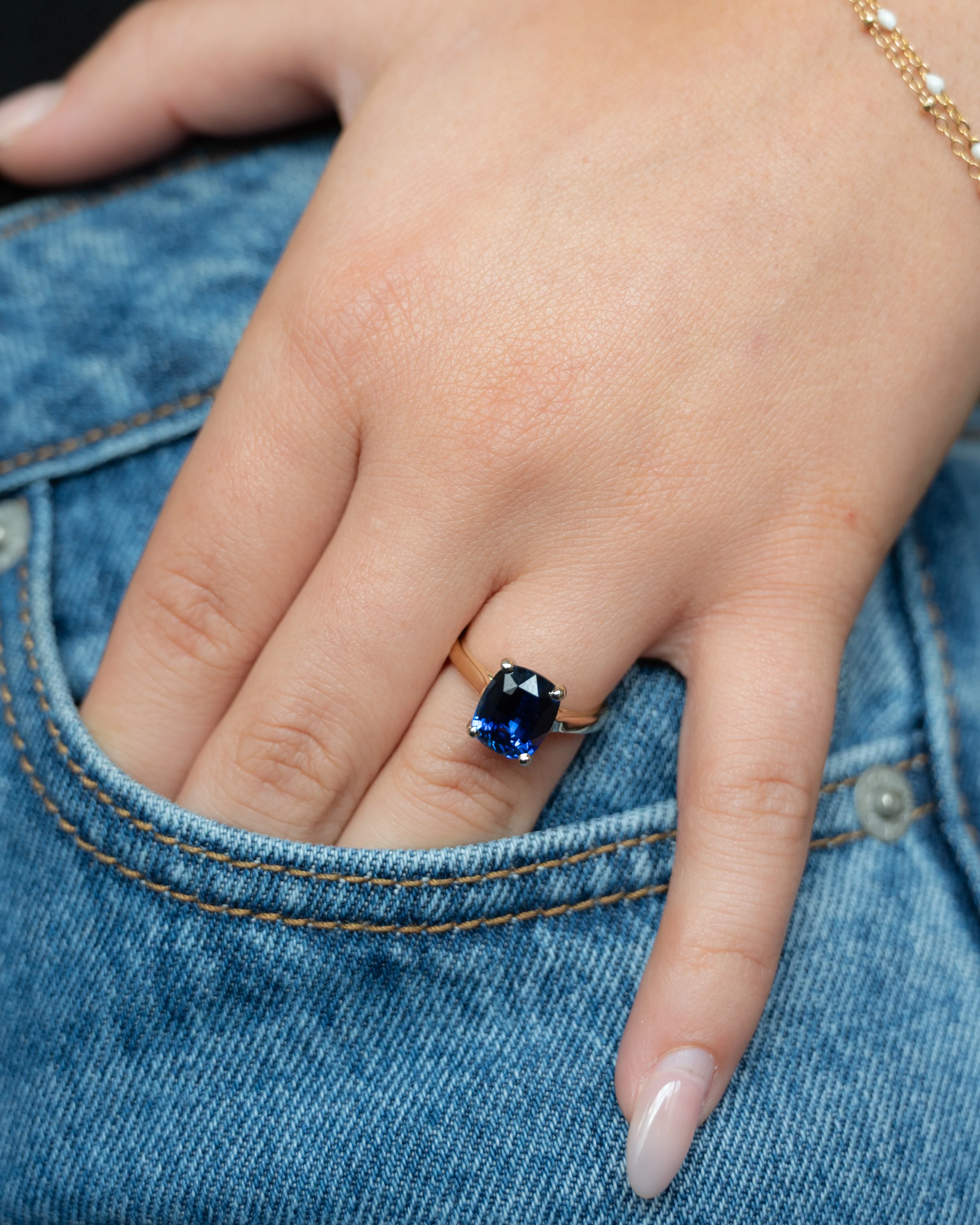 4.37 Cushion Cut Blue Sapphire Engagement Ring 18k - Image 7