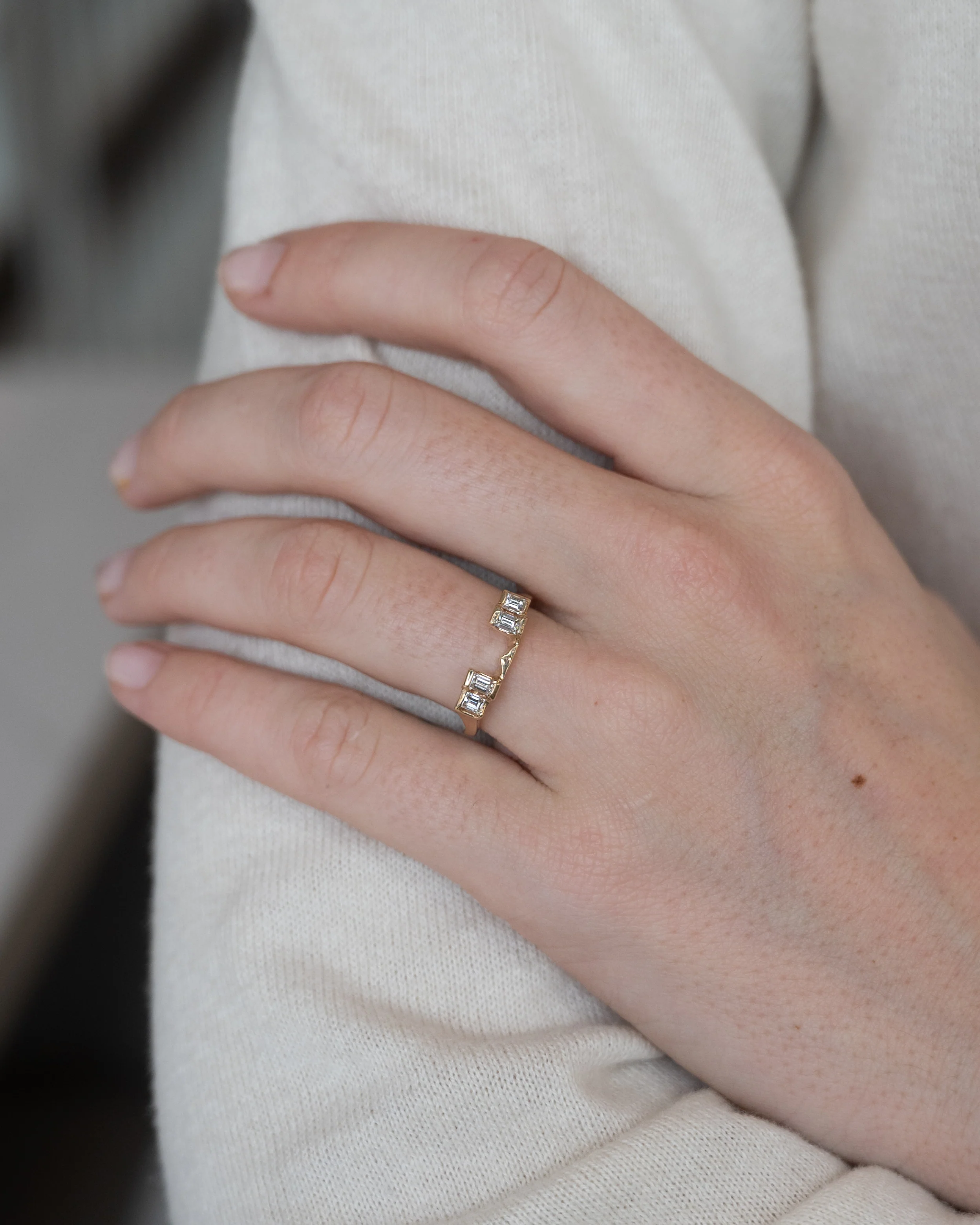 .40 Baguette Diamond Guard Ring 14k Yellow Gold - Image 7
