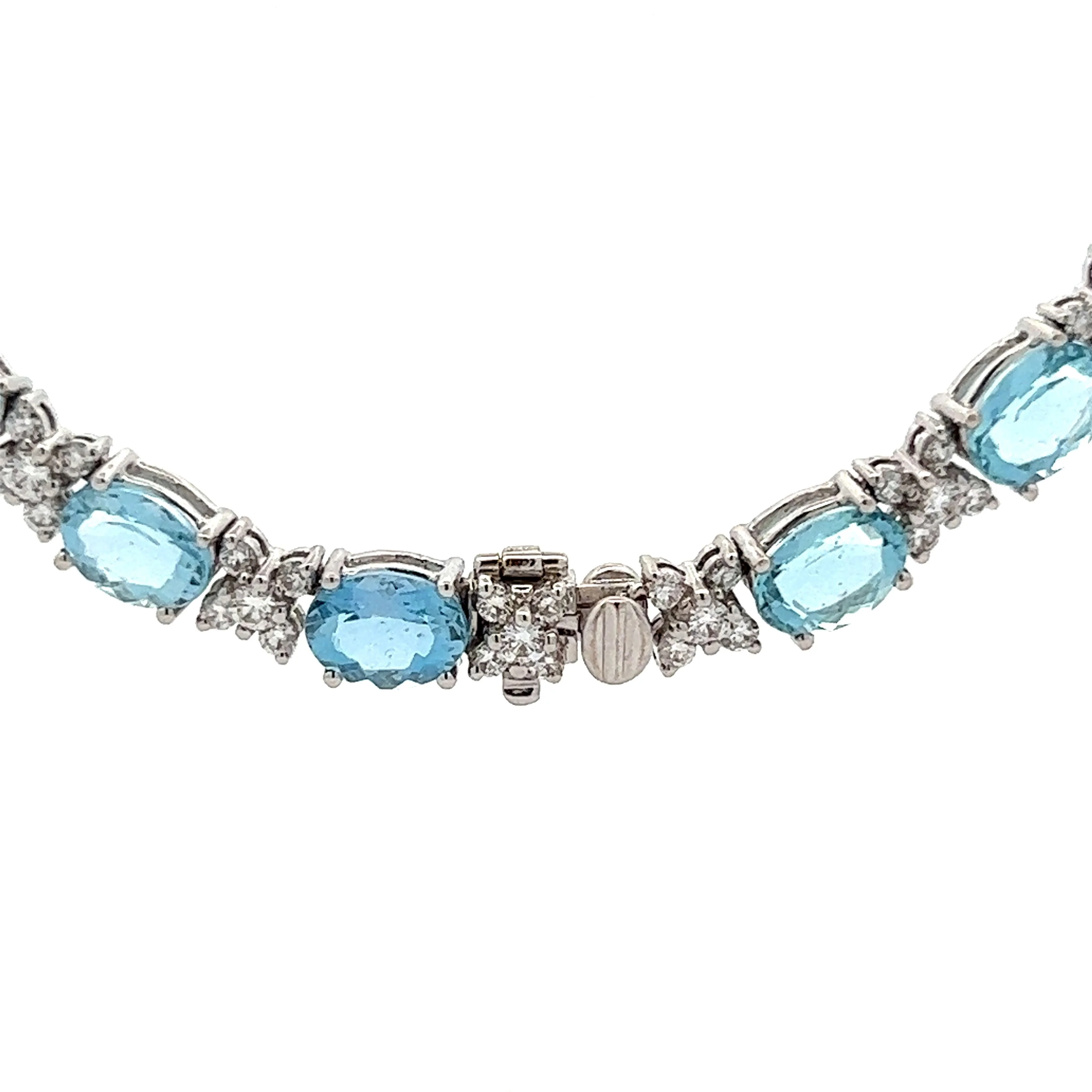 43.34 Aquamarine & Diamond Necklace in 18k White Gold - Image 5