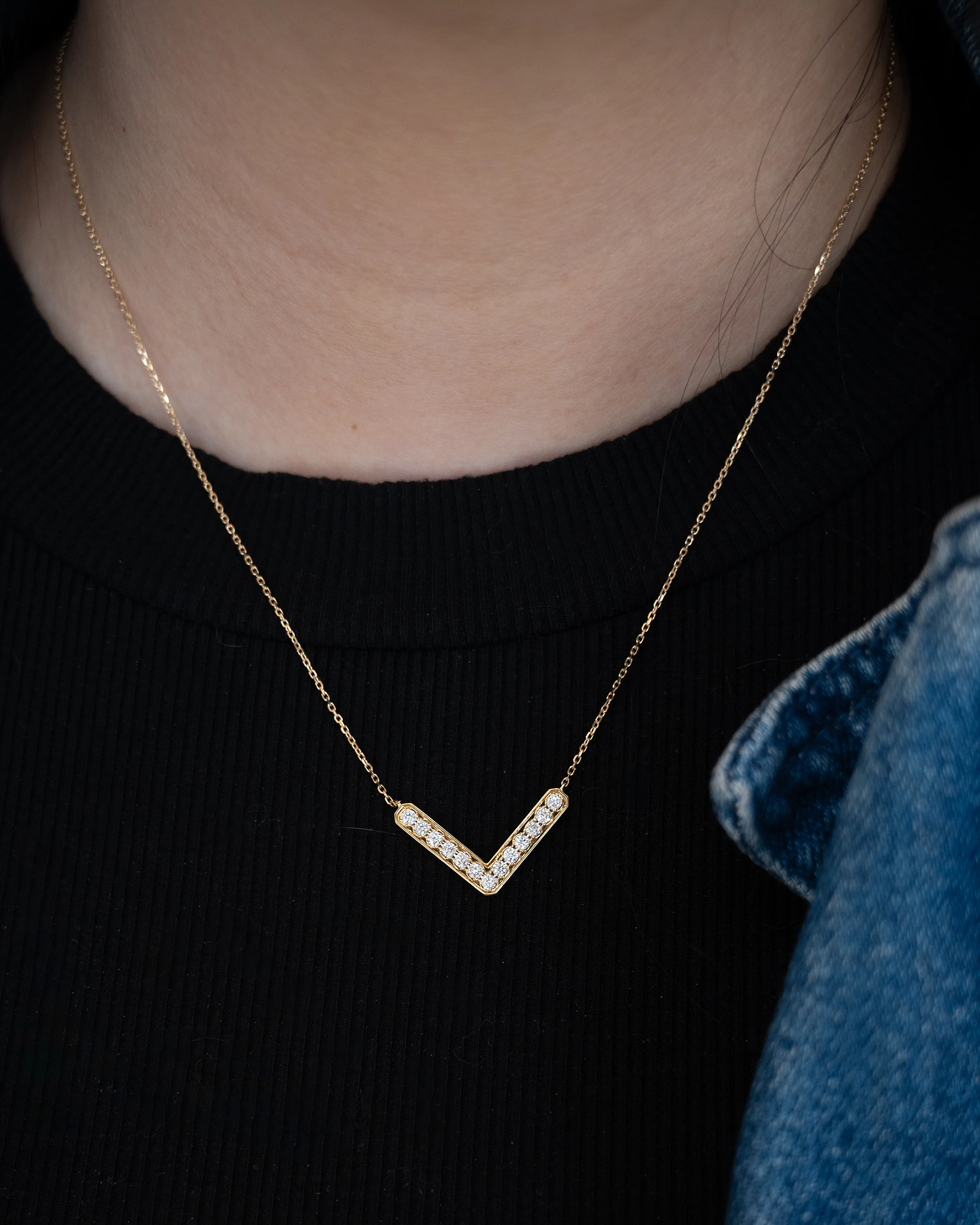 .44 V Shaped Bar Pendant Necklace in 18k Yellow Gold - Image 6