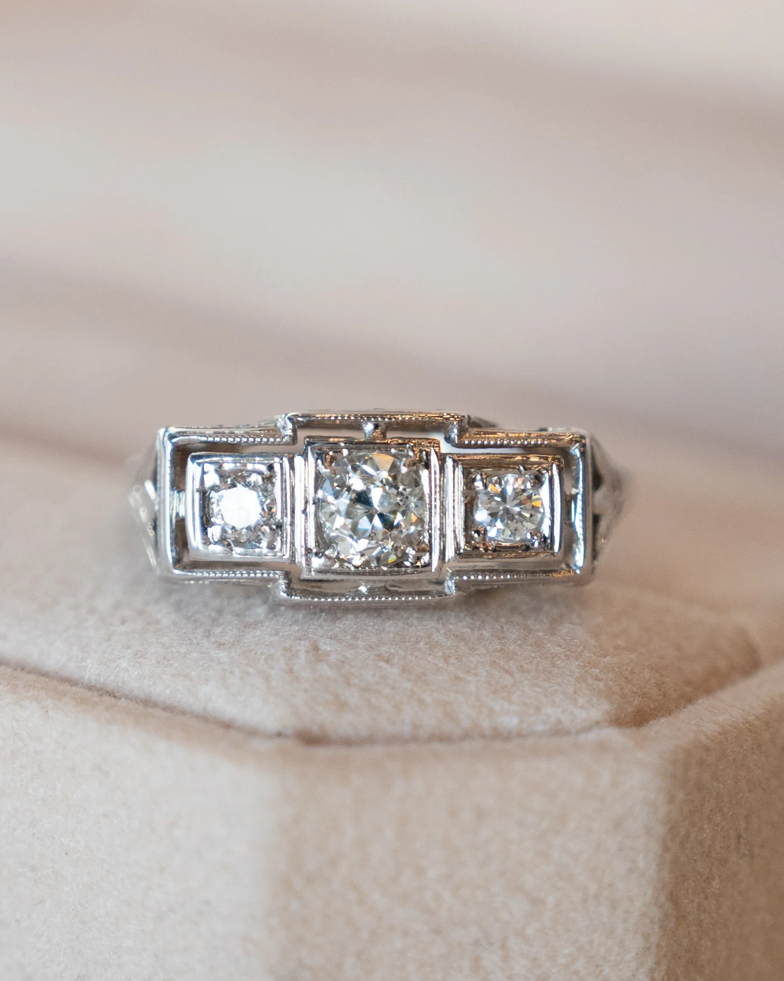 .47 Vintage Art Deco Three Stone Engagement Ring 18k - Image 6