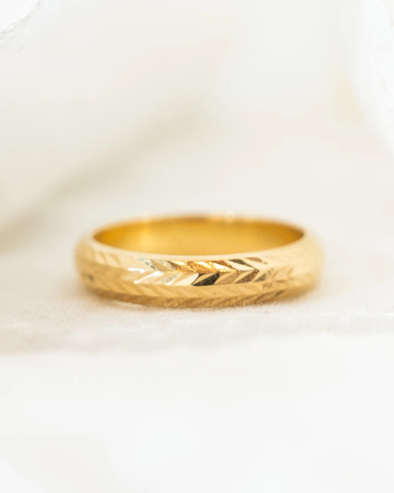 4mm Chevron Engraved Wedding Band 18k Yellow Gold - Image 7
