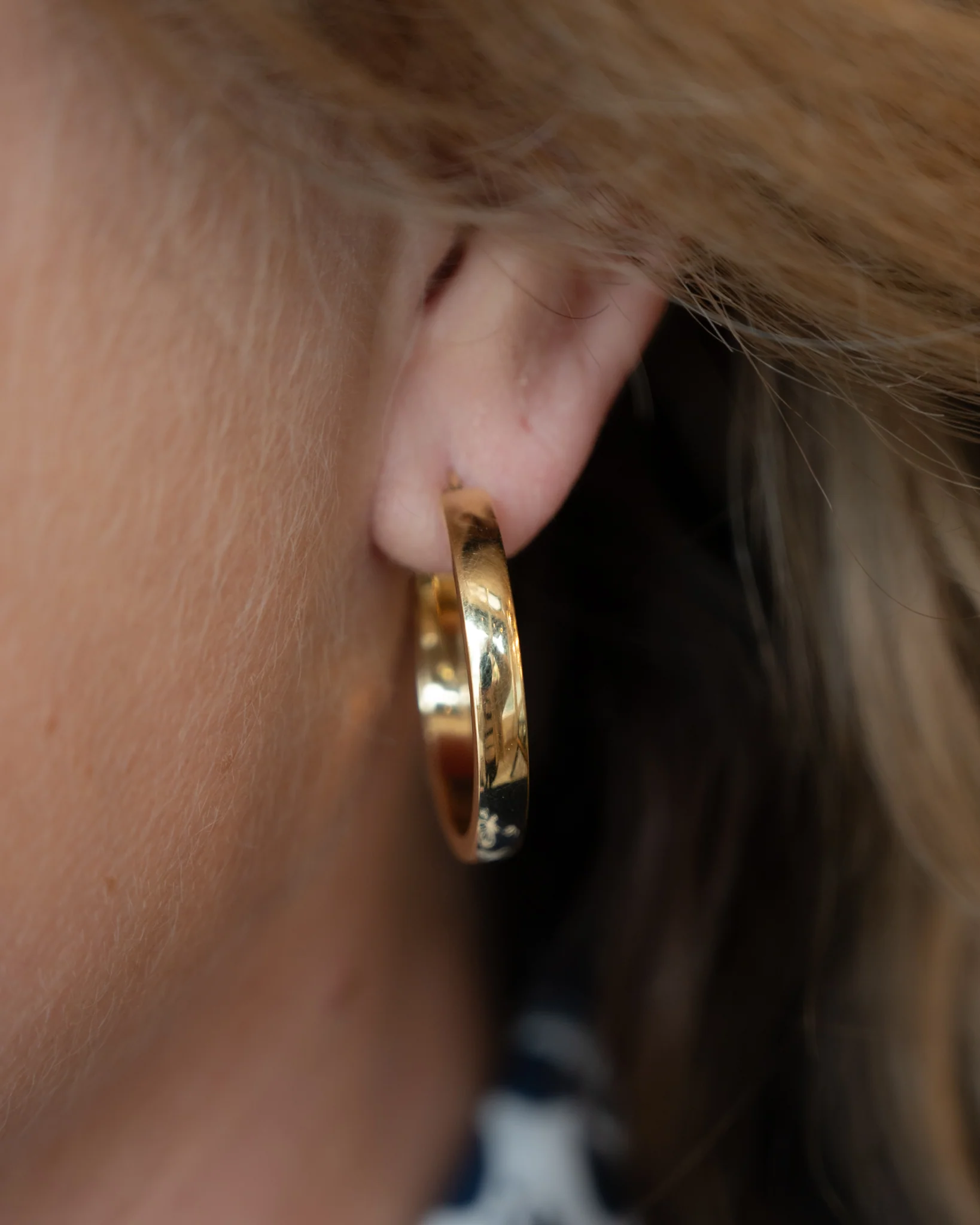 4mm Flat Edge Hoop Earrings in 14k Yellow Gold - Image 5