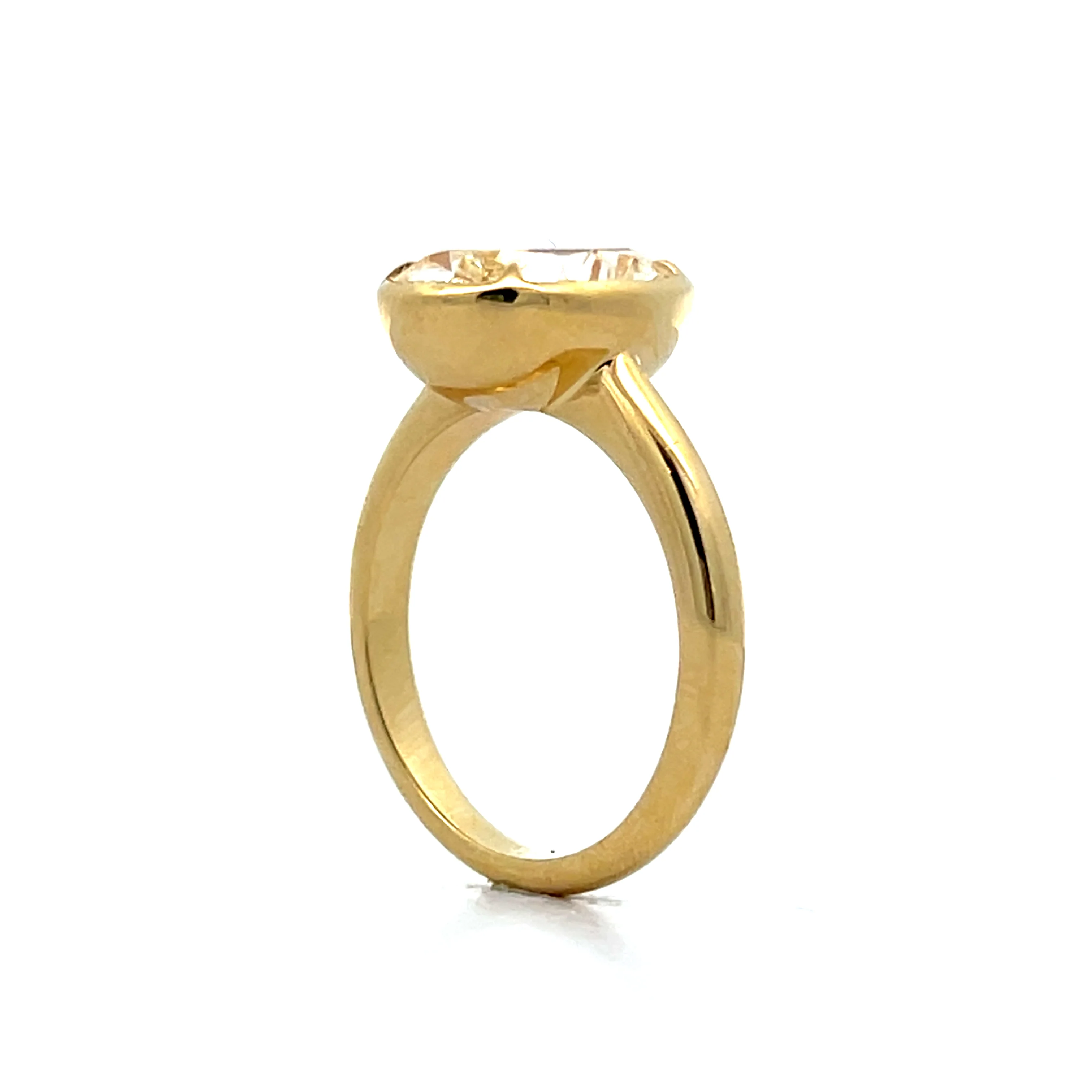 5.14 Oval Diamond Solitaire Engagement Ring in 18k - Image 5