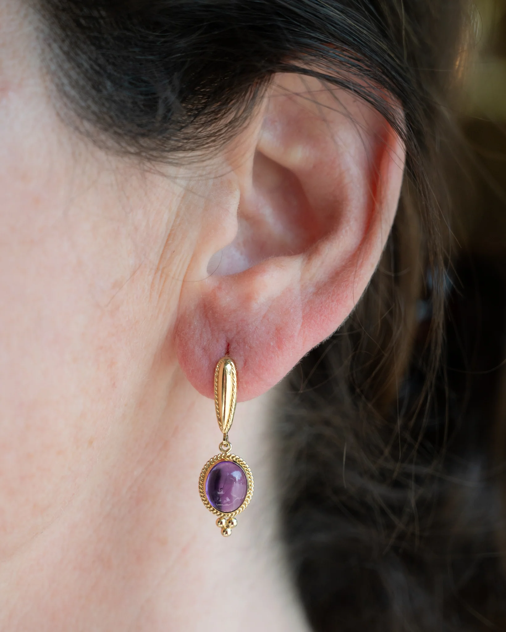 5.20 Cabochon Amethyst Drop Earrings in 14k Yellow Gold - Image 5