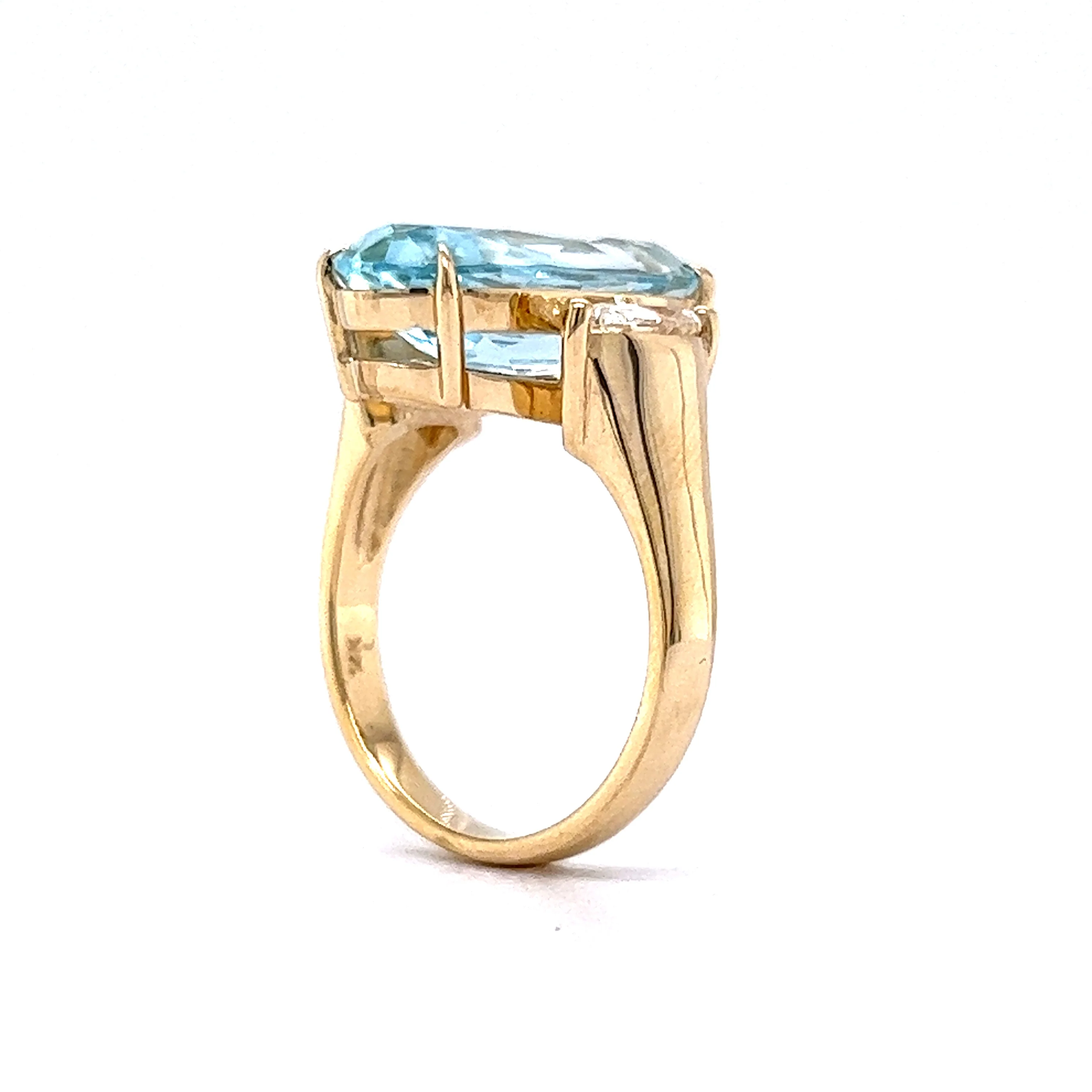 5.50 Oval Aquamarine & Diamond Ring in 14k Yellow Gold - Image 5