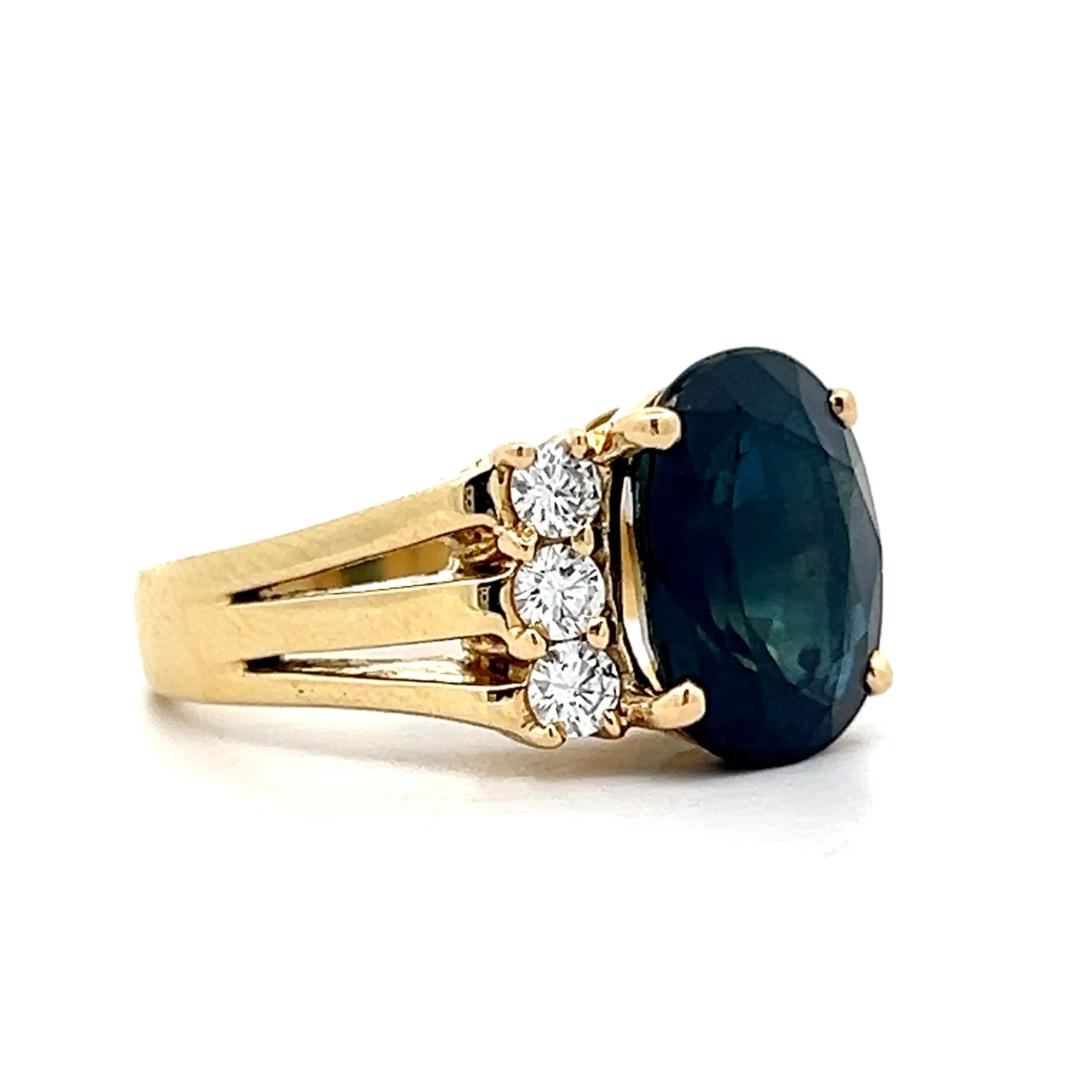 5.59 Cushion Sapphire Cocktail Ring in 18k Yellow Gold - Image 3