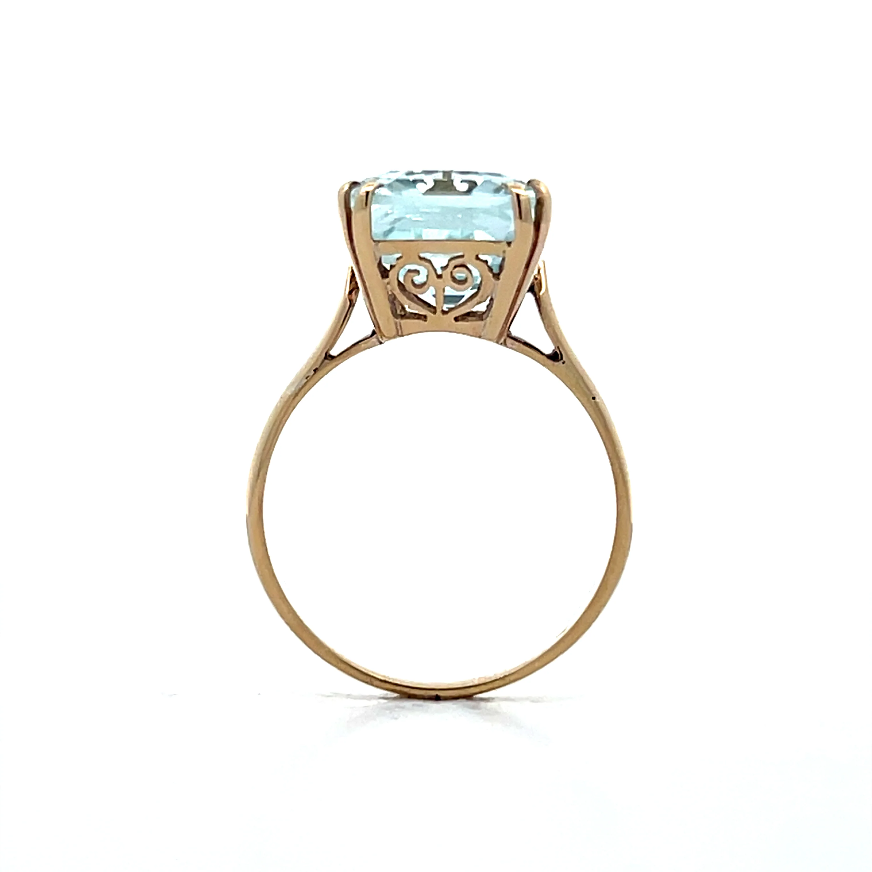 5.67 Vintage Aquamarine Cocktail Ring in 14k Yellow Gold - Image 4