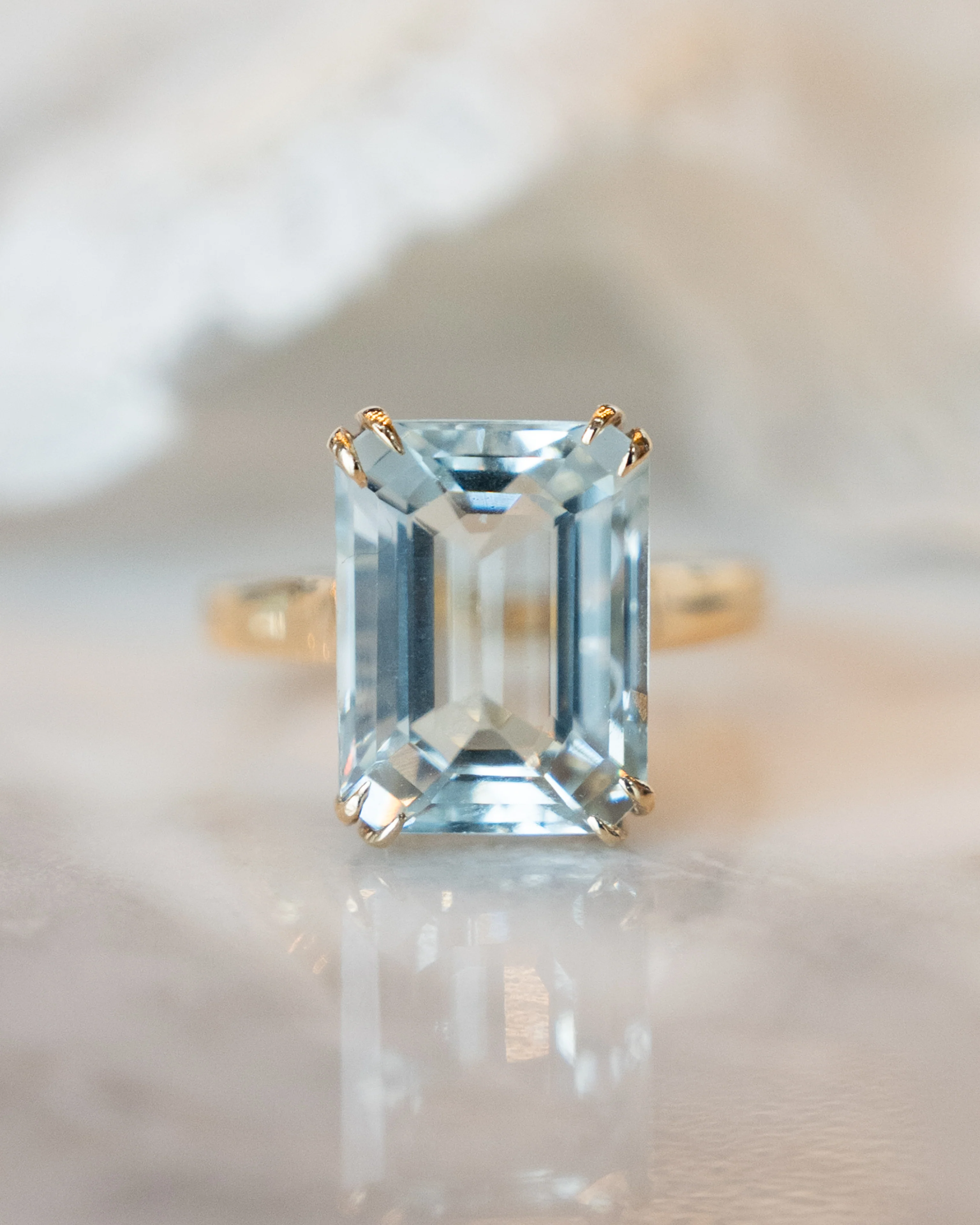 5.67 Vintage Aquamarine Cocktail Ring in 14k Yellow Gold - Image 6
