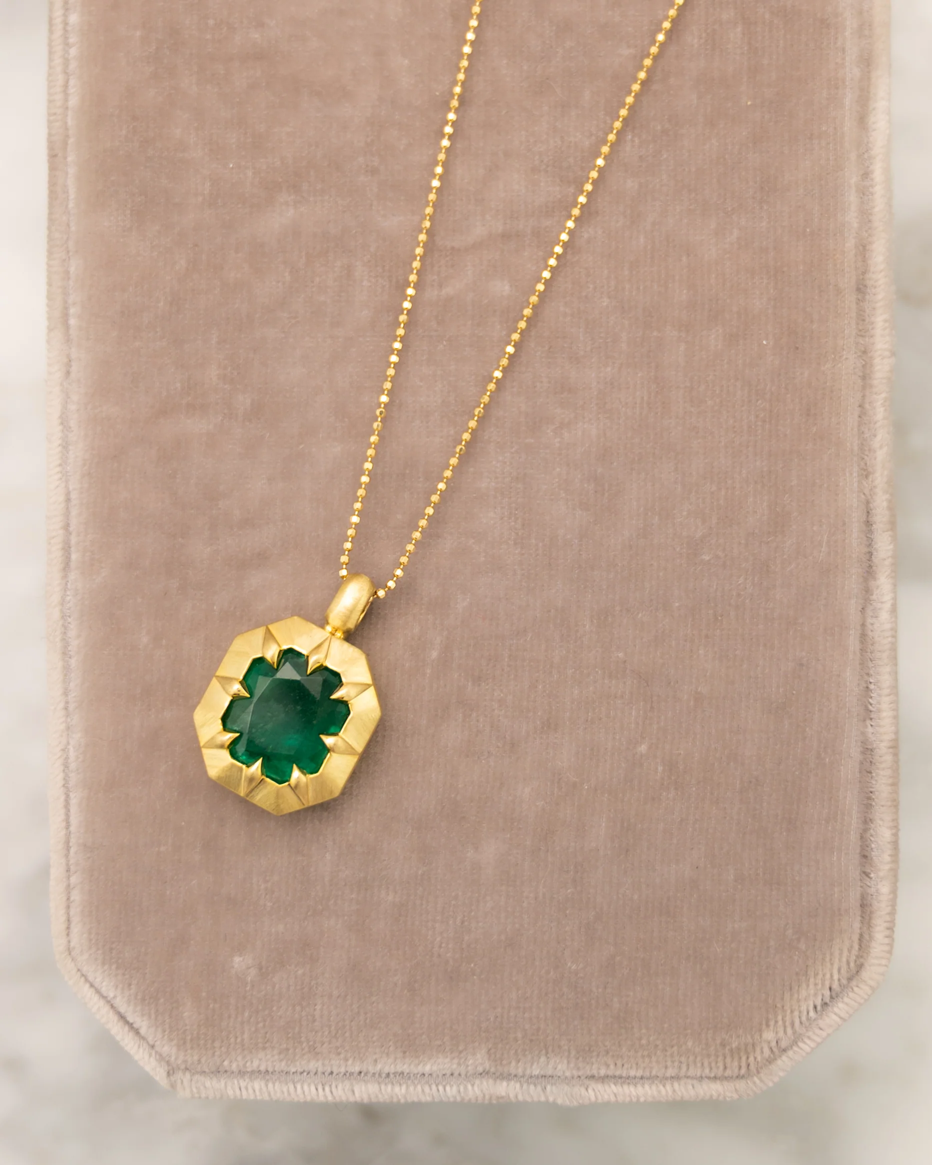 5.90 Emerald Pendant Necklace in 18k Yellow Gold - Image 5
