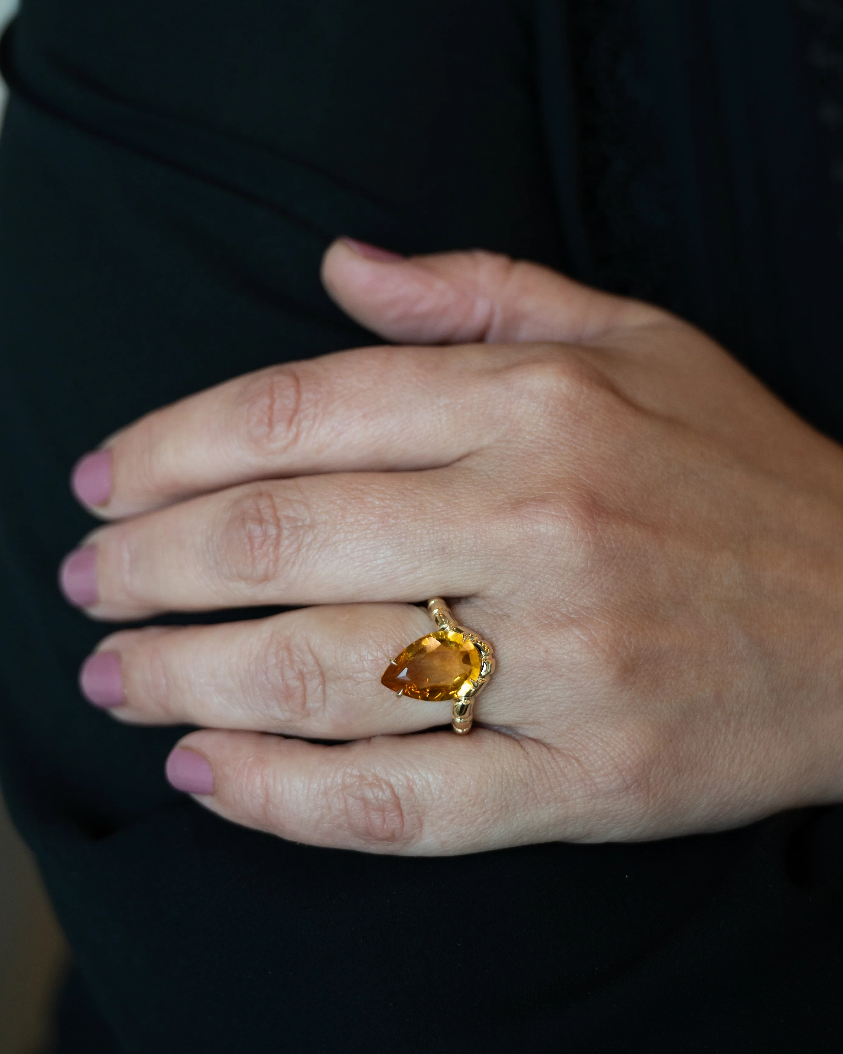 5 Carat Pear Cut Citrine Cocktail Ring in 18k - Image 8