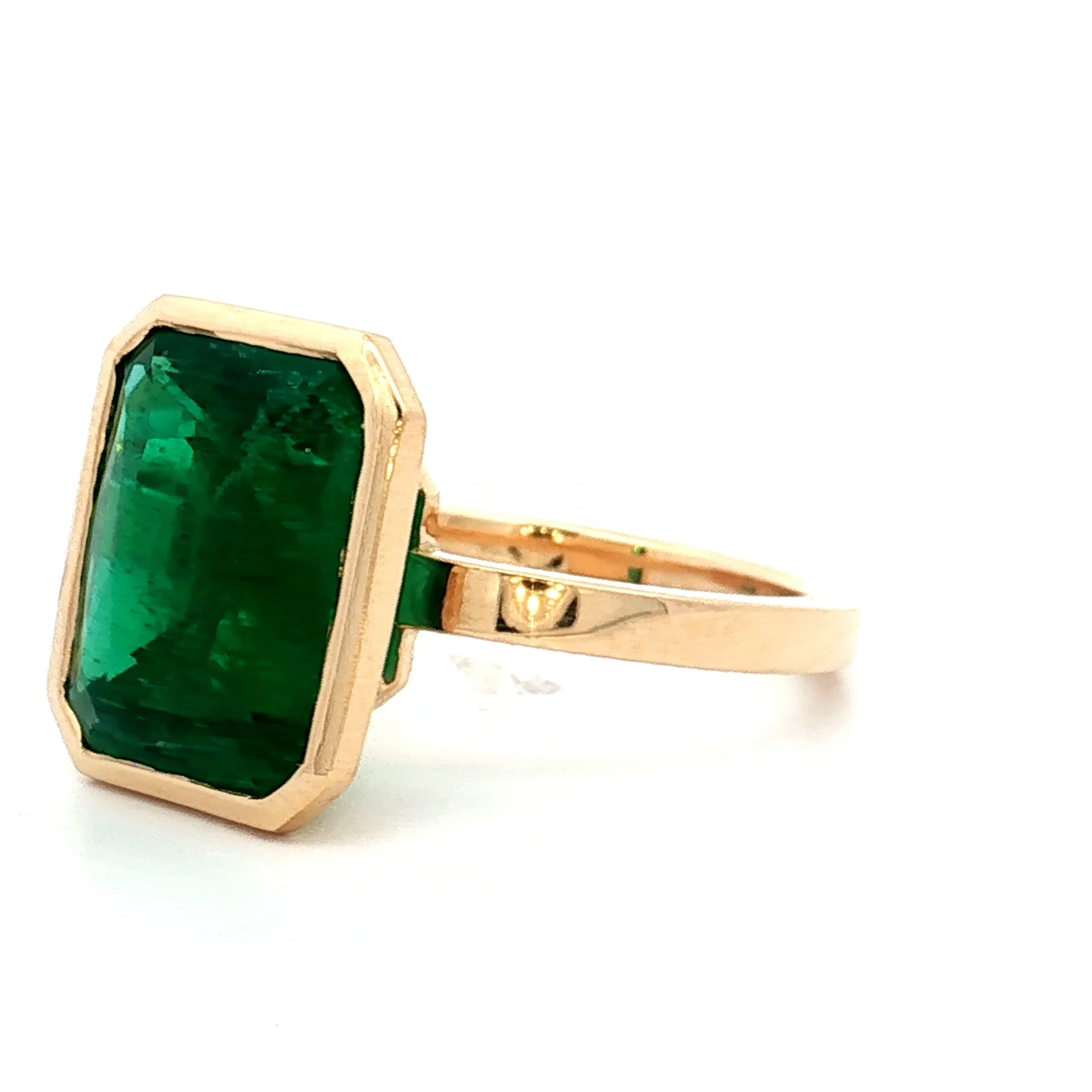 6.01 Emerald Cut Emerald in 18k Yellow Gold - Image 2