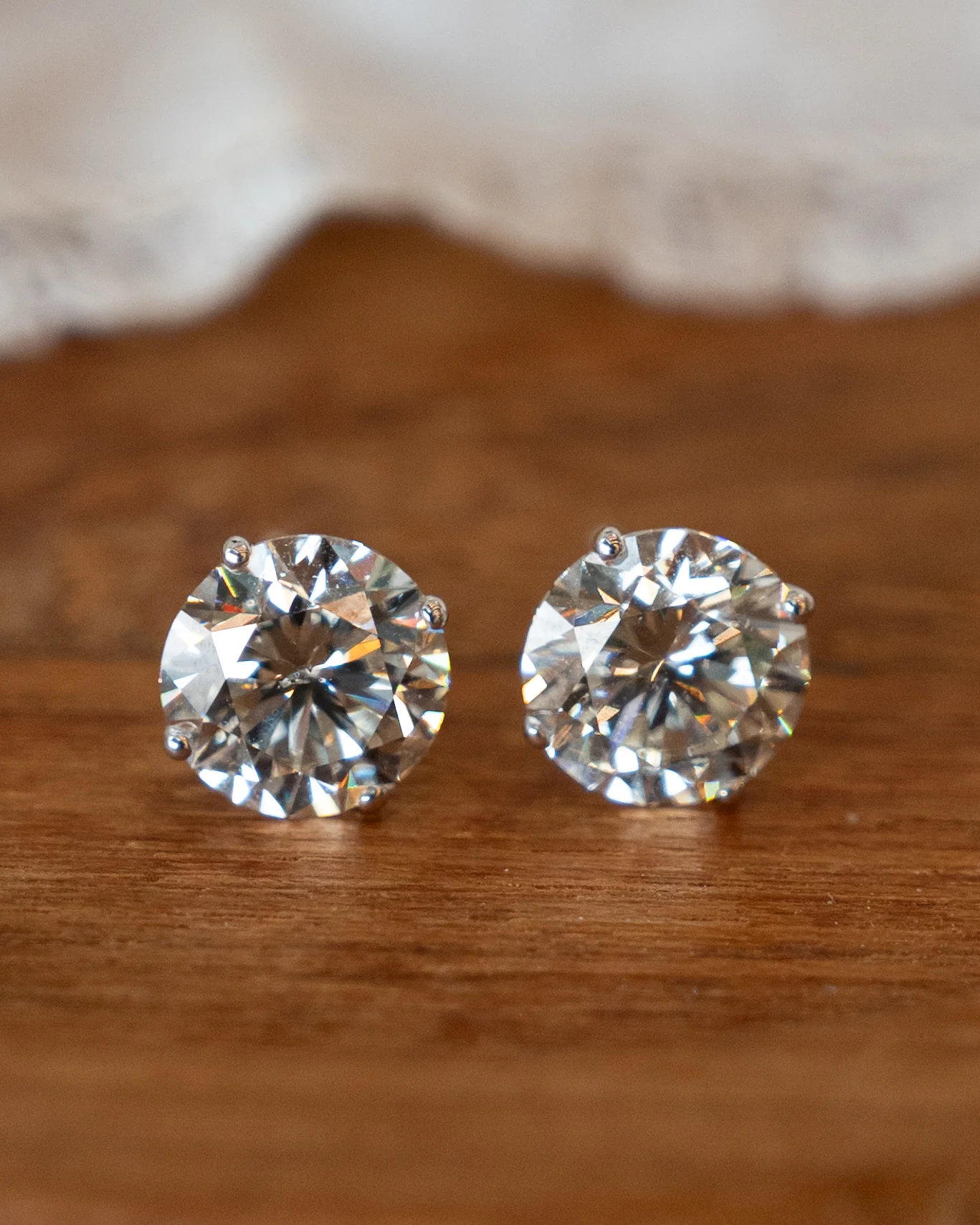 6.01 Round Diamond Stud Earrings 18k White Gold - Image 5