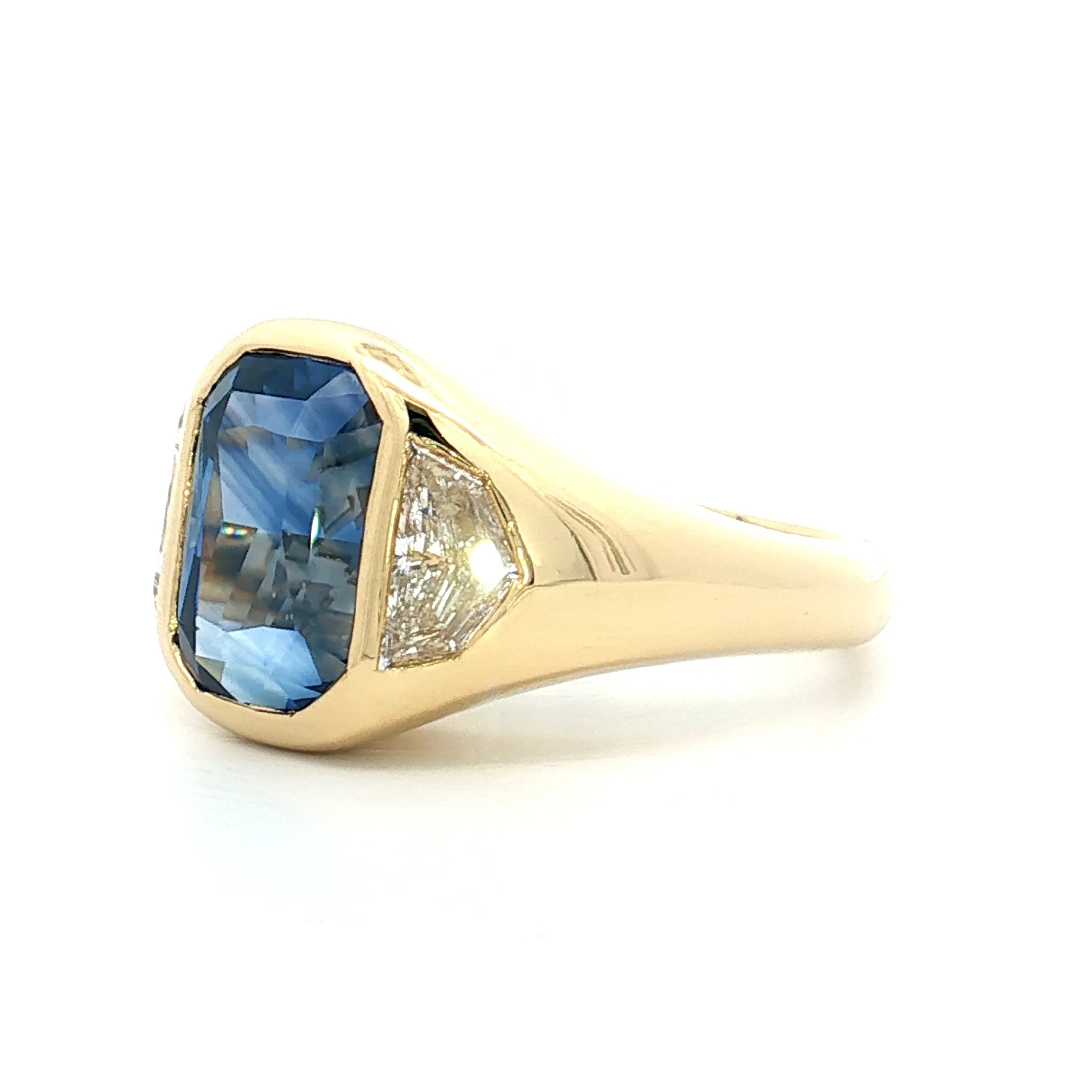 6.06 Cushion Cut Sapphire Engagement Ring 18k - Image 2