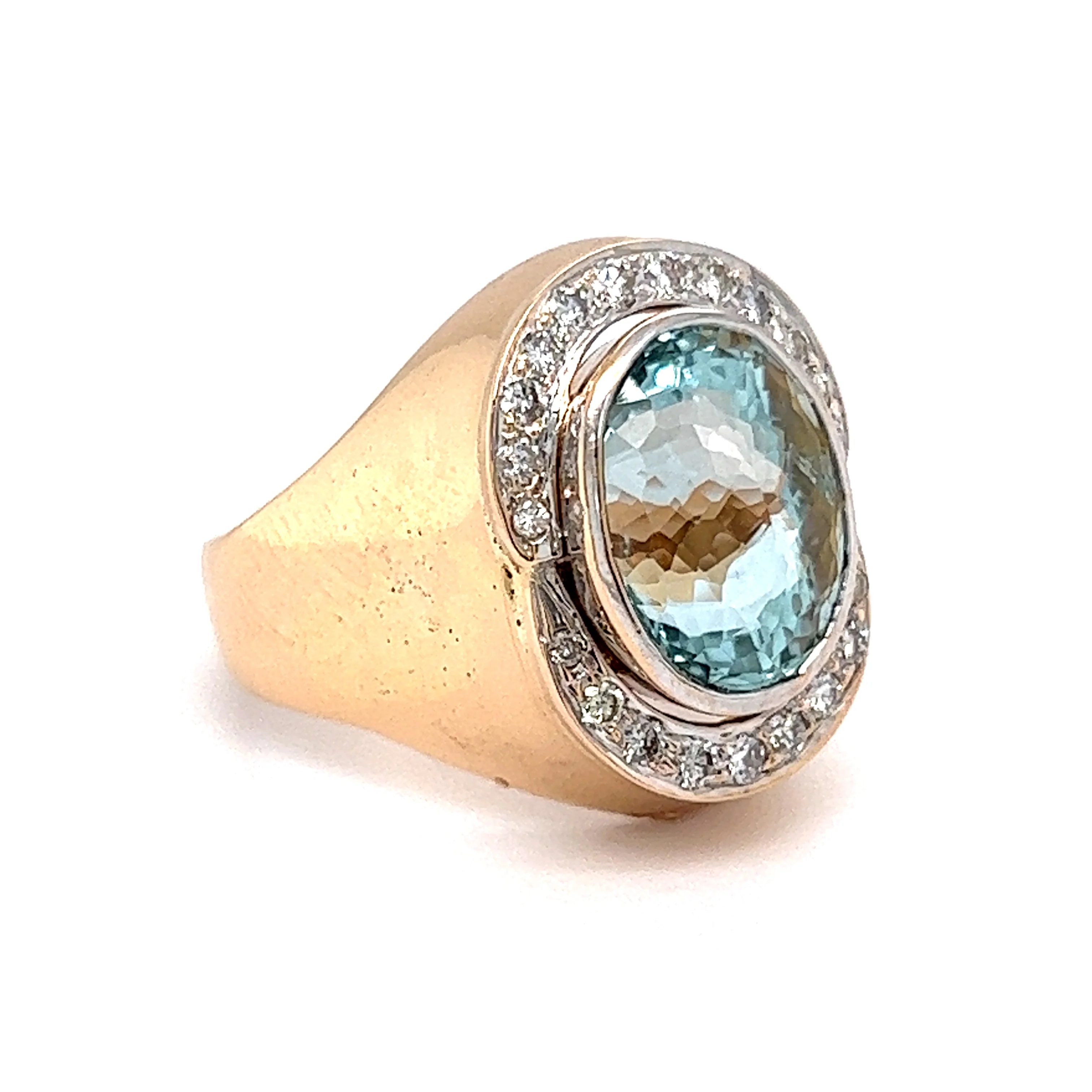 6.24 Oval Aquamarine Cocktail Ring in 18k Yellow Gold & Platinum - Image 3