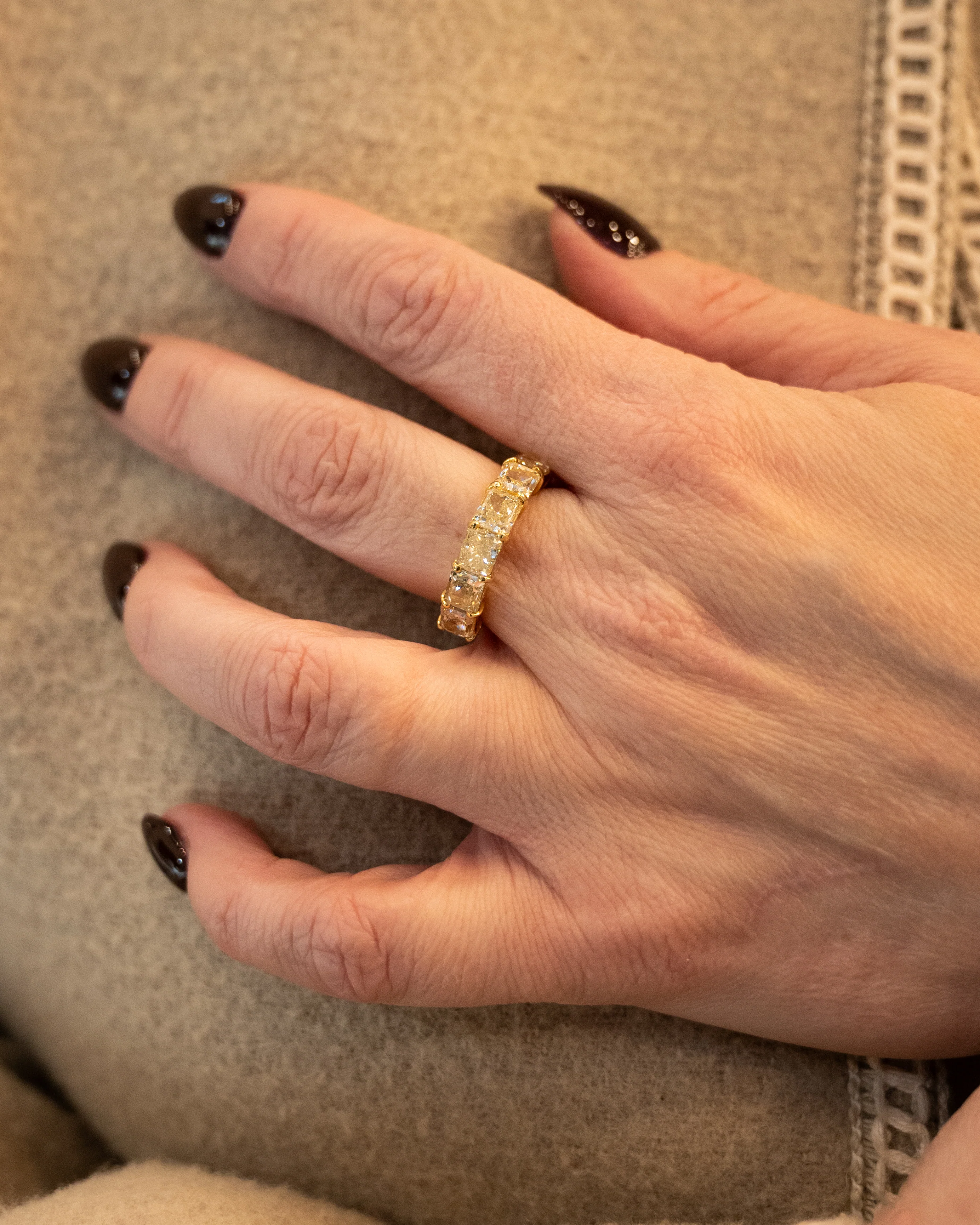 6.72 Radiant Cut Diamond Stacking Band 18k - Image 7