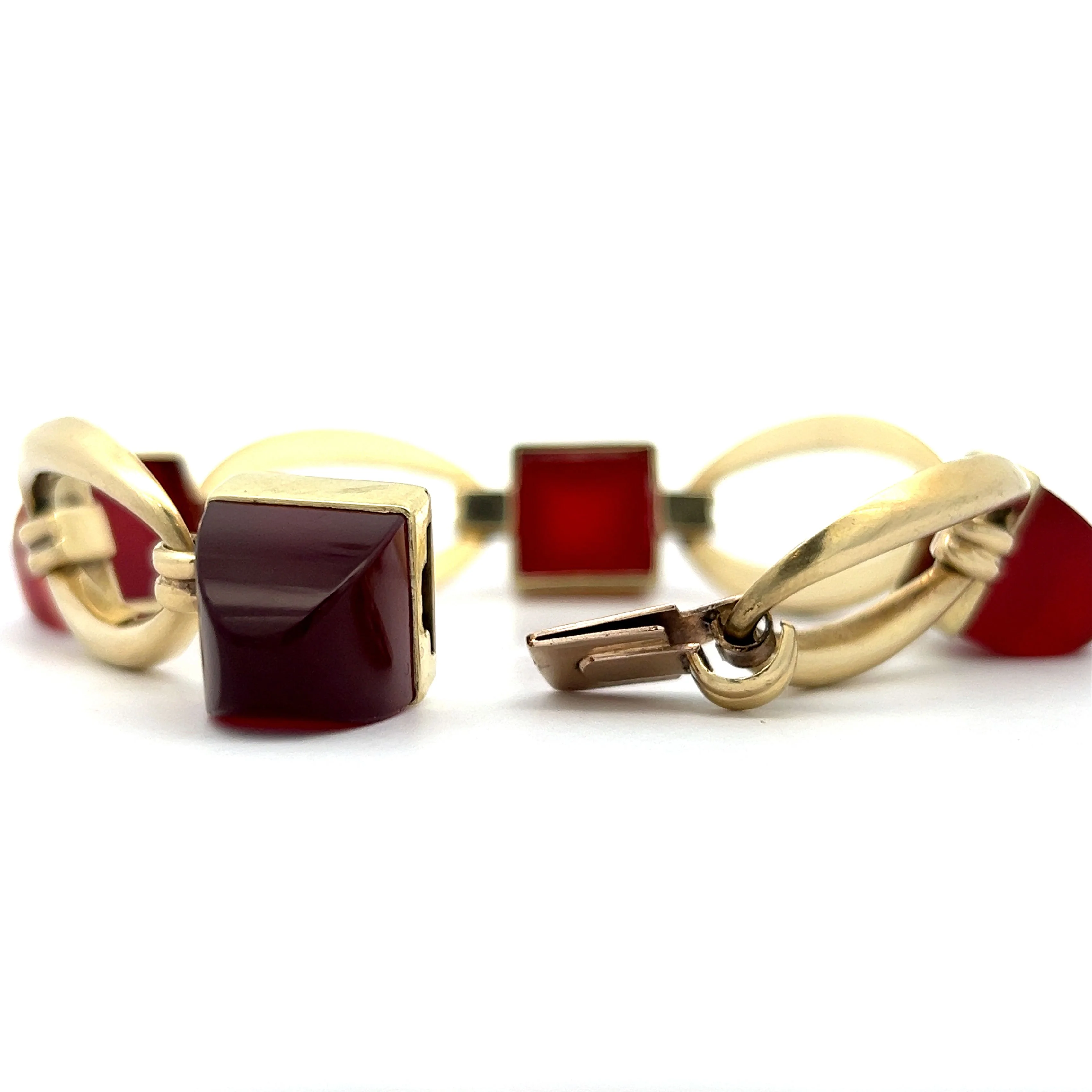 60.00 Vintage Cabochon Carnelian Bracelet in 14k - Image 4