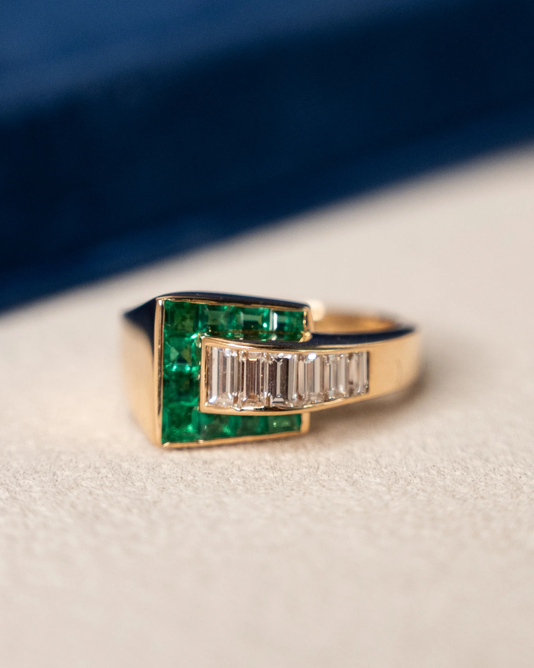 .60 Vintage 1960s Emerald & Diamond Cocktail Ring 14k - Image 6