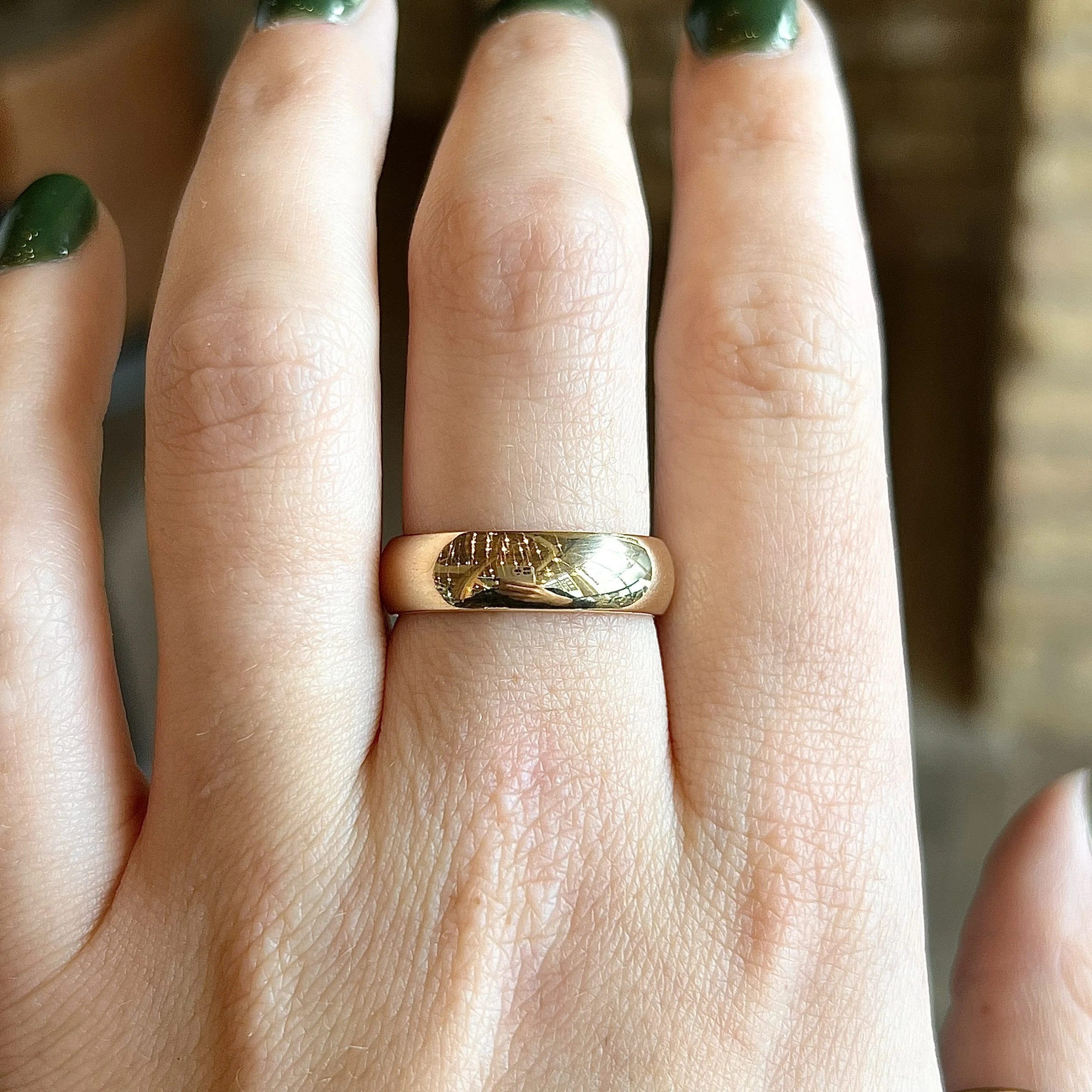 6mm Men's High Polish Wedding Band in 14k Yellow Gold - Image 6