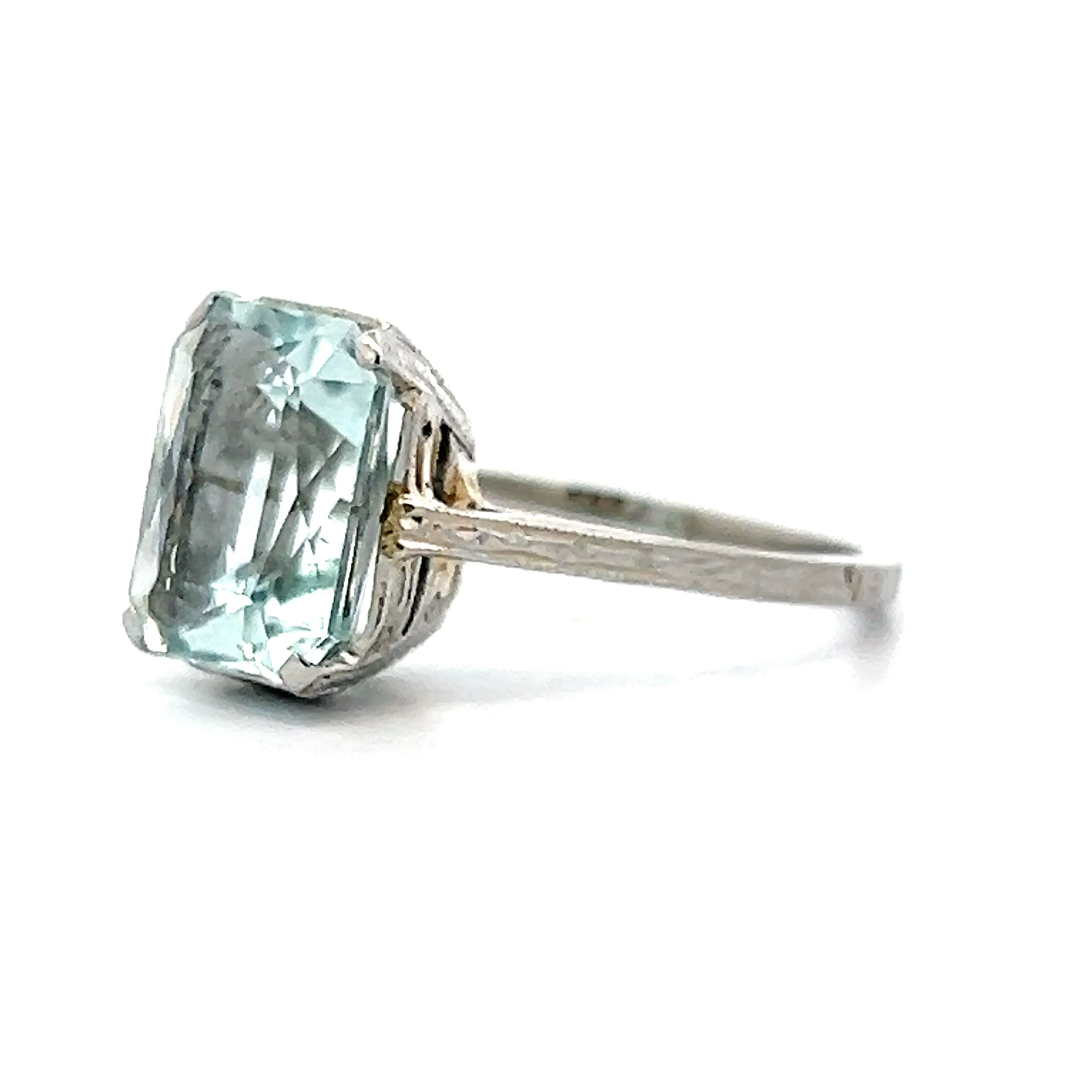7.17 Vintage Emerald Cut Aquamarine Ring in 18k - Image 2