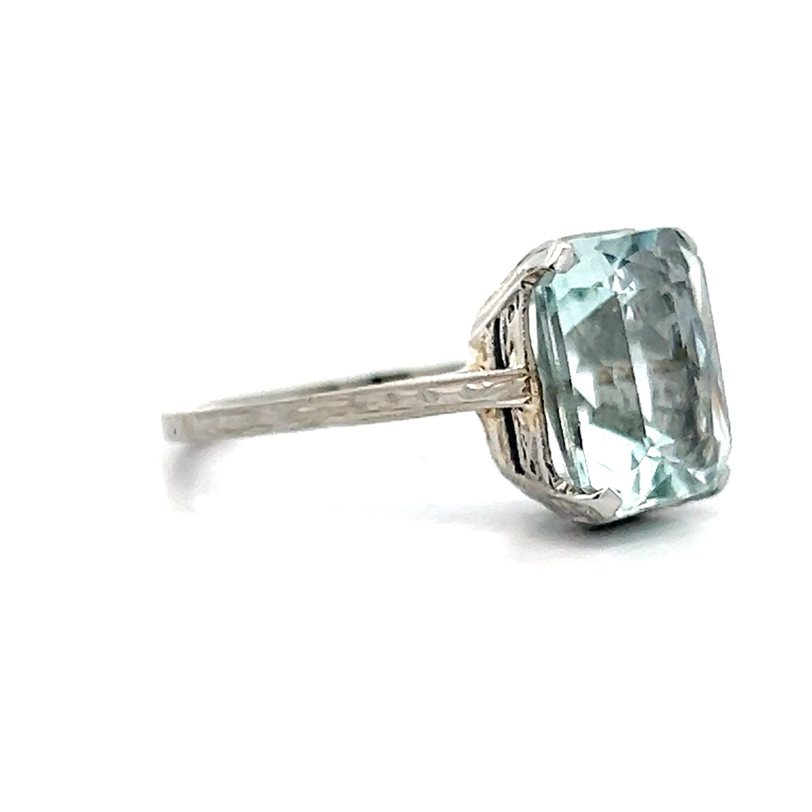 7.17 Vintage Emerald Cut Aquamarine Ring in 18k - Image 3