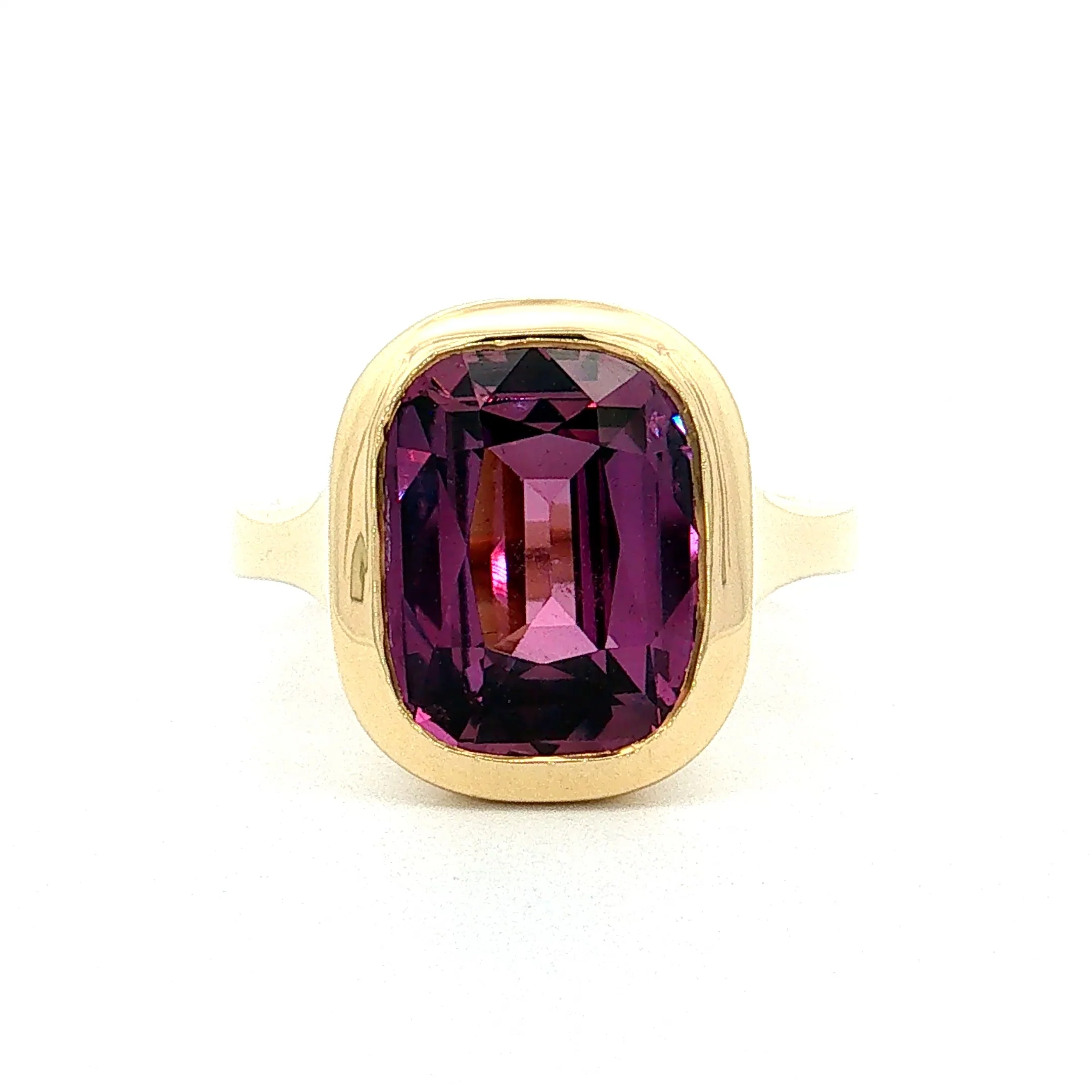 7.59 Cushion Sapphire Engagement Ring 18k Yellow Gold