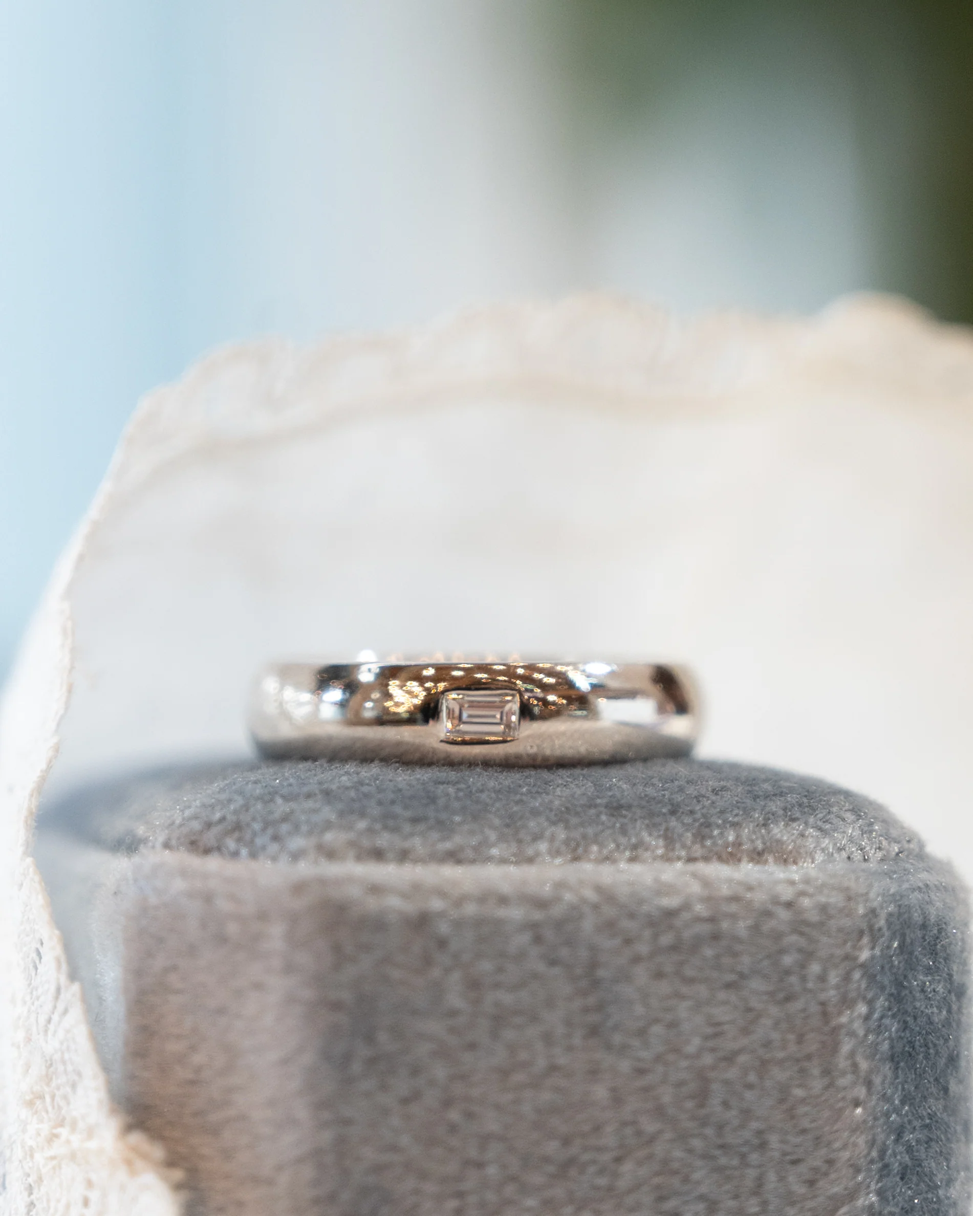.70 Mens Flush Set Diamond Wedding Band Platinum - Image 6