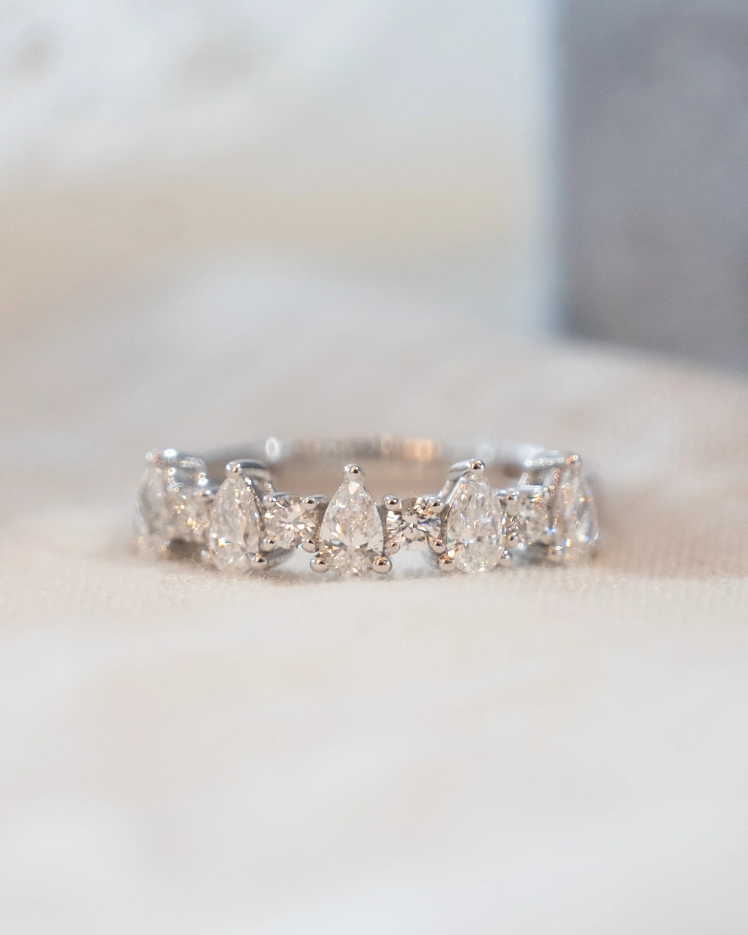 .86 Pear & Round Diamond Wedding Band 18k - Image 6