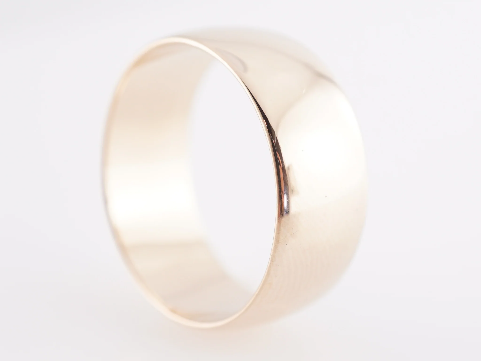 8mm Wedding Band in 14k Yellow Gold - Image 3